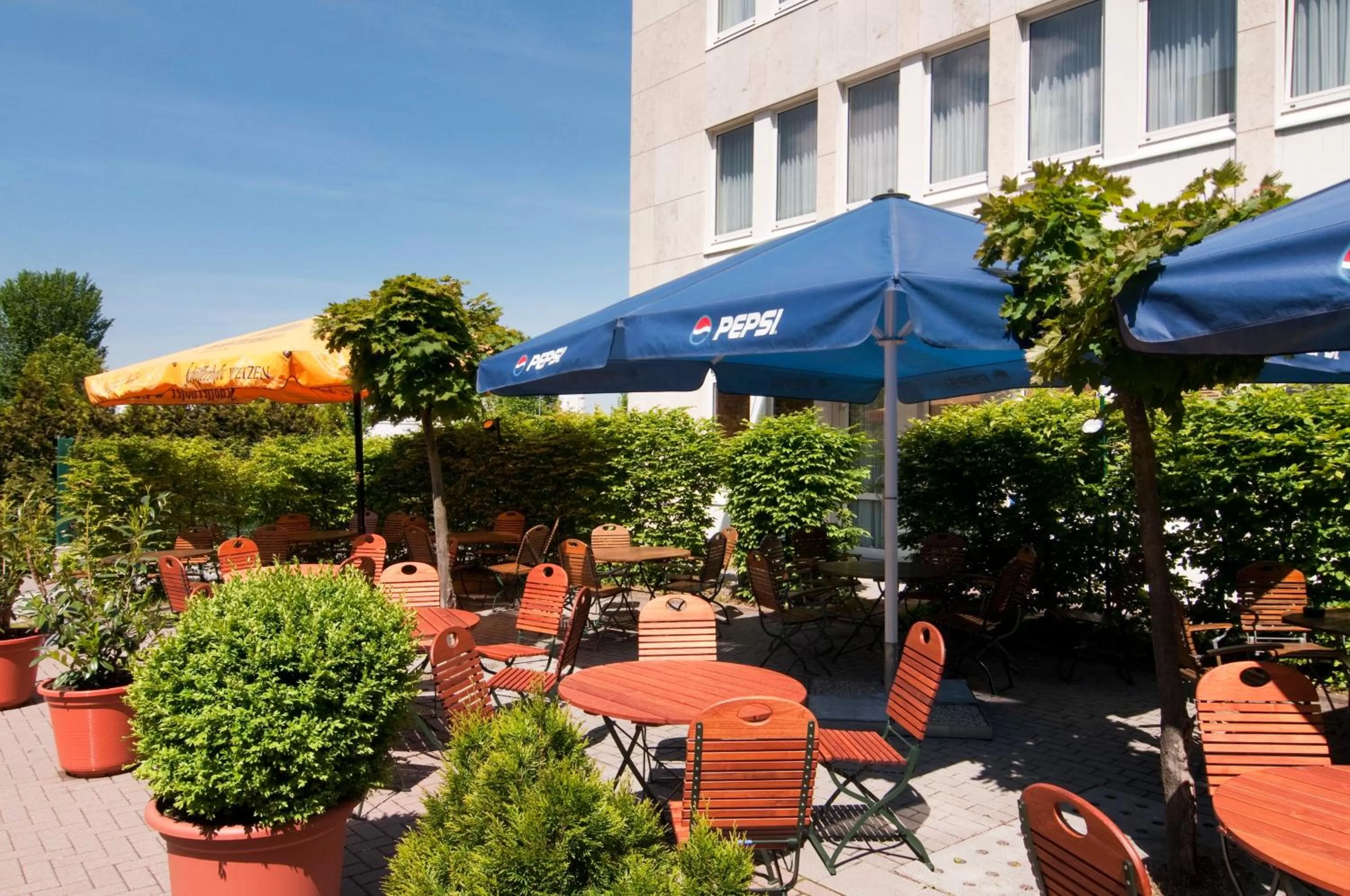 Restaurant/places to eat in Holiday Inn Frankfurt Airport - Neu-Isenburg by IHG