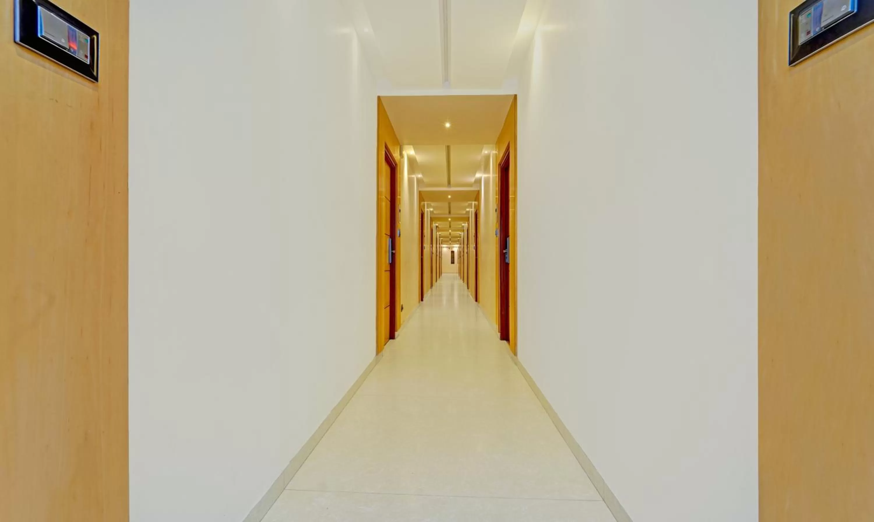 Lobby or reception in Treebo Vinayak Inn, 600 Mts From Coimbatore Railway Station