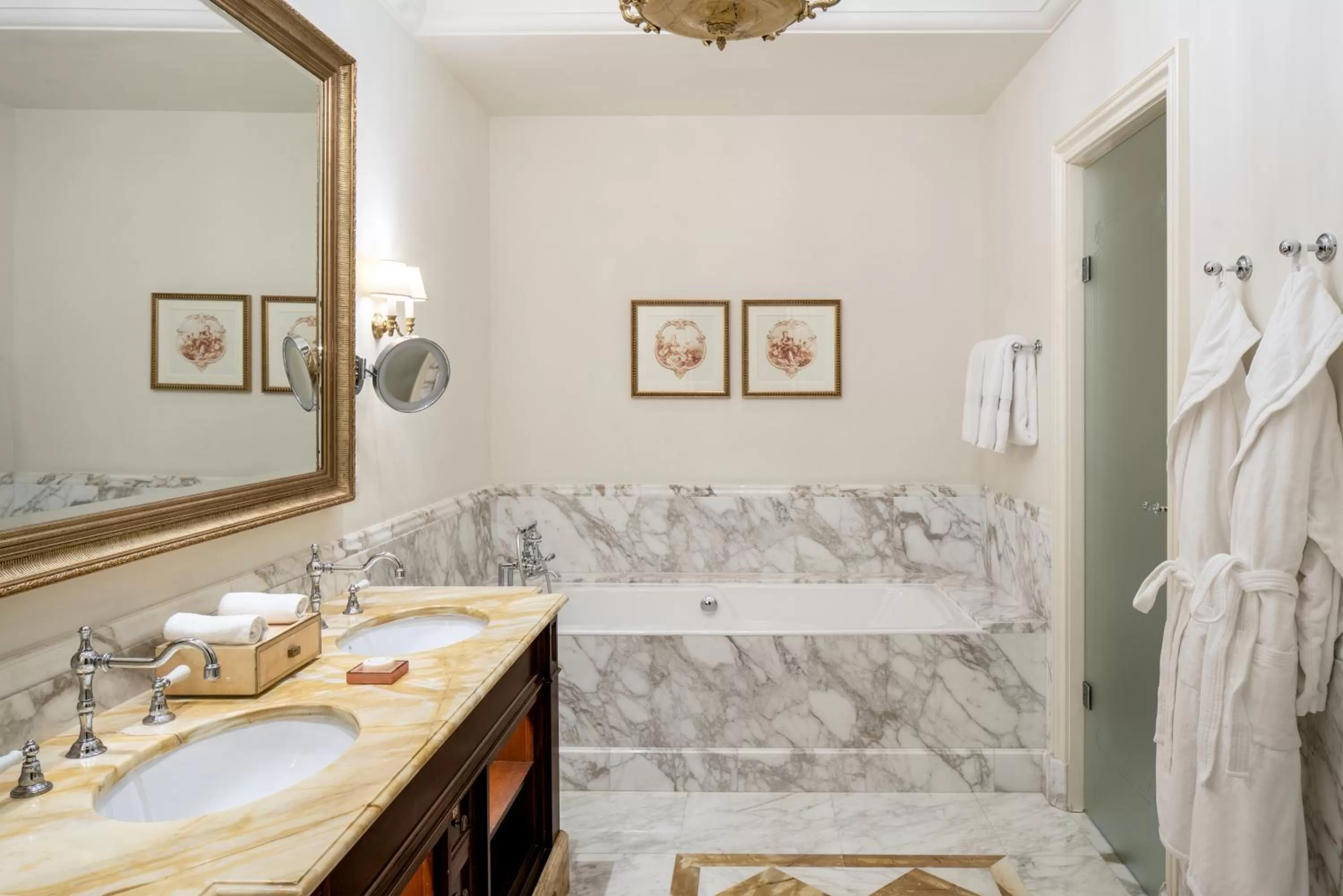 Bathroom in Four Seasons Hotel Firenze