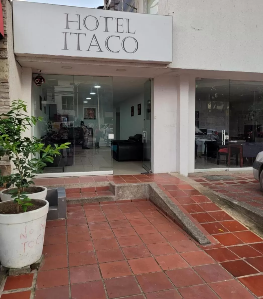 Facade/entrance in Hotel ITACO
