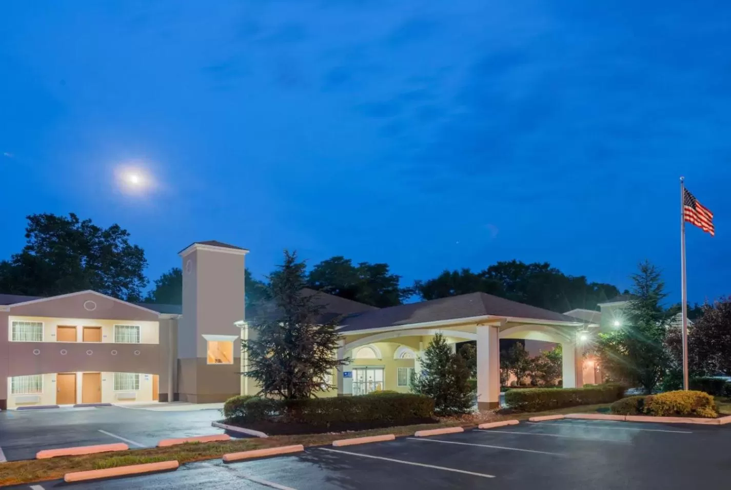 Facade/entrance in Days Inn & Suites by Wyndham Cherry Hill - Philadelphia