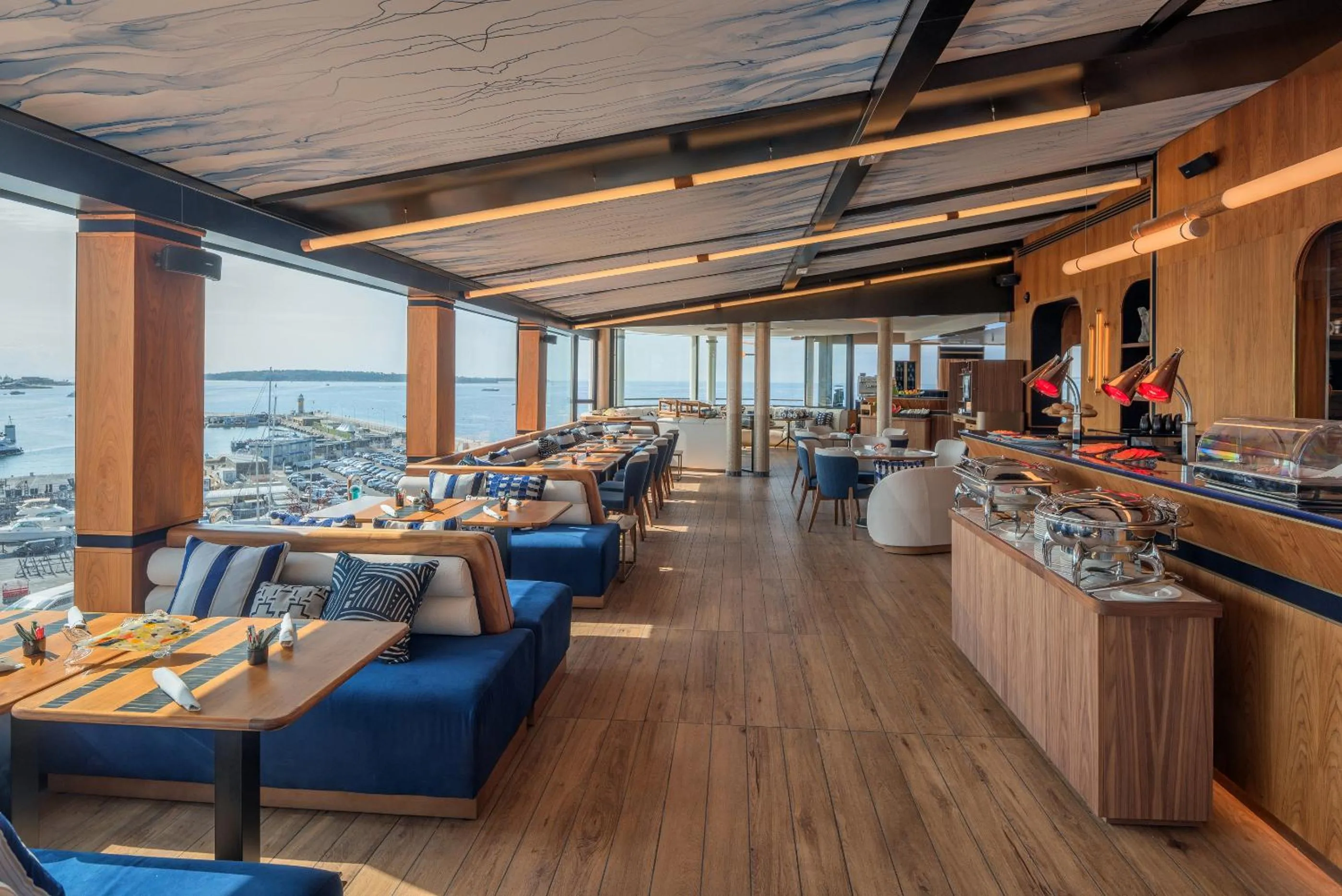 Restaurant/places to eat in Canopy by Hilton Cannes