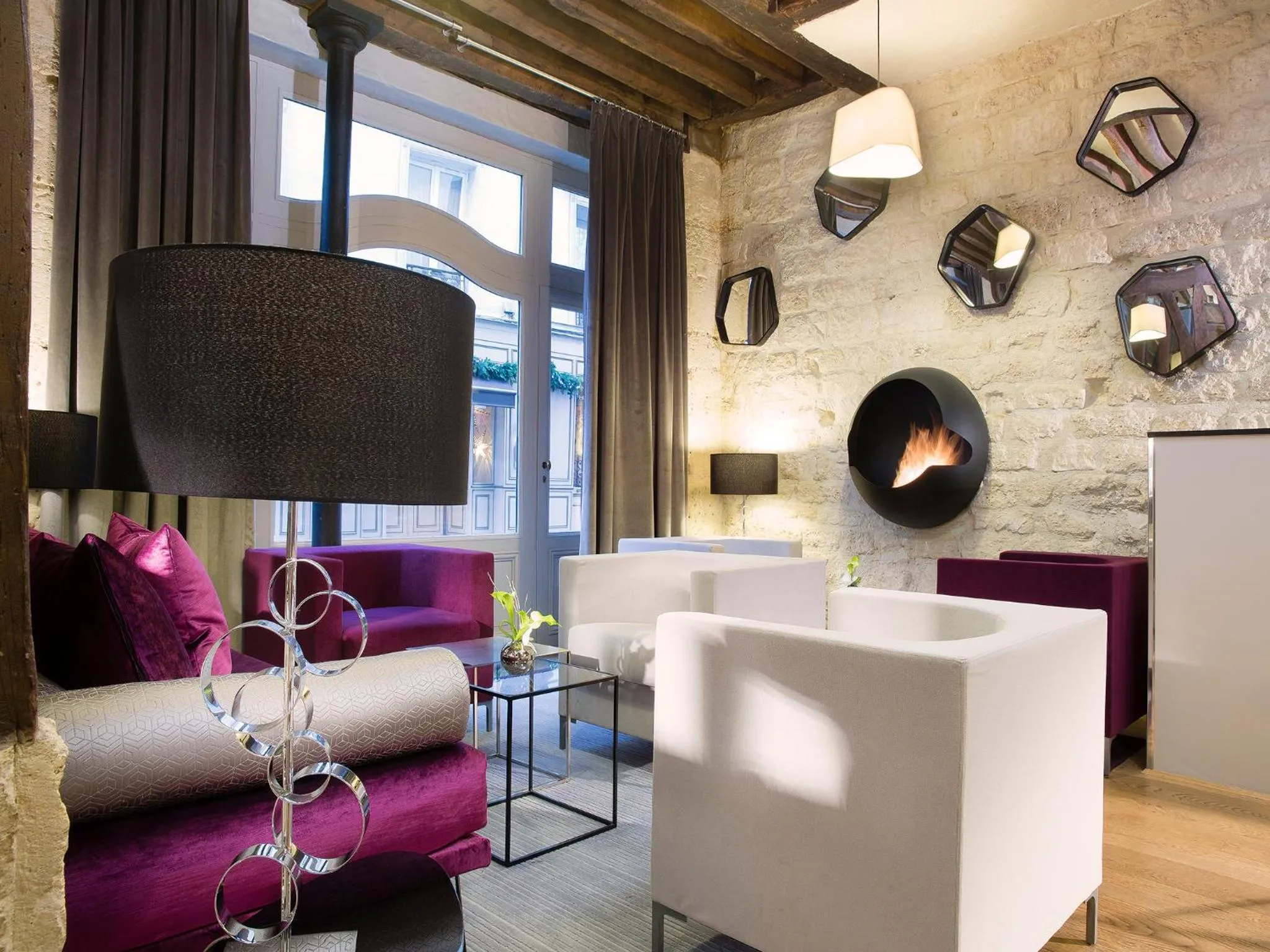 Decorative detail in Hôtel Jacques de Molay - Fitness & Sauna