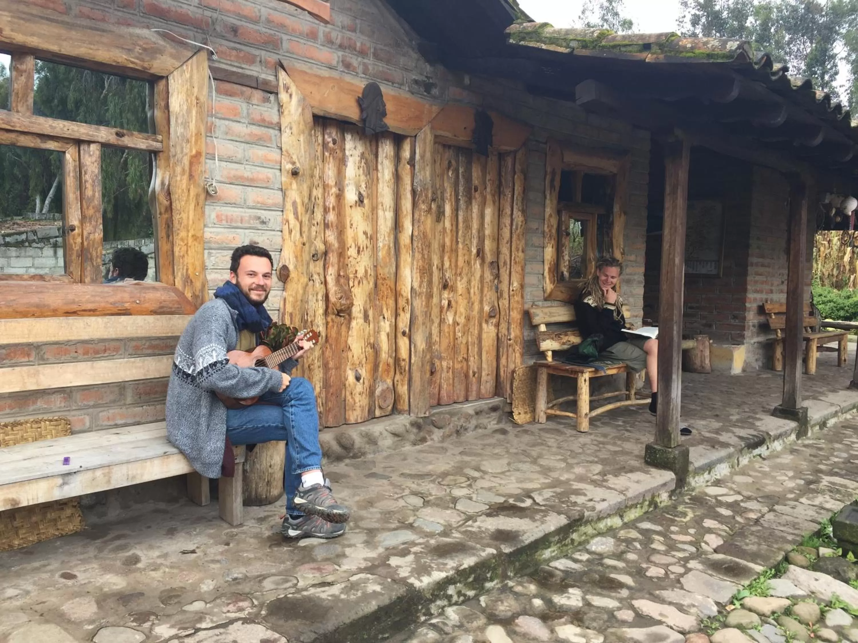 People in El Tio Hostal