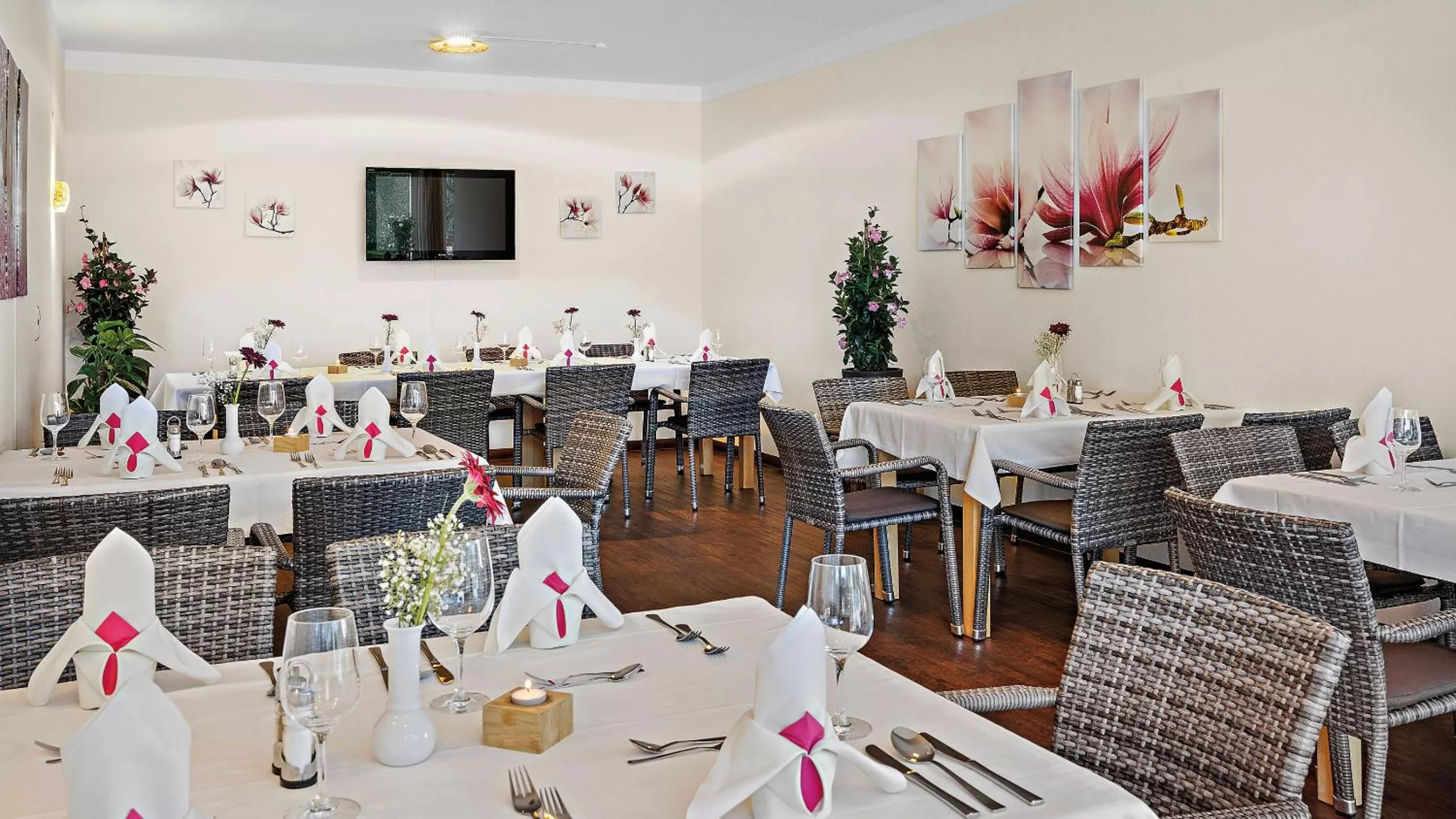 Dining area in Best Western Aparthotel Birnbachhöhe