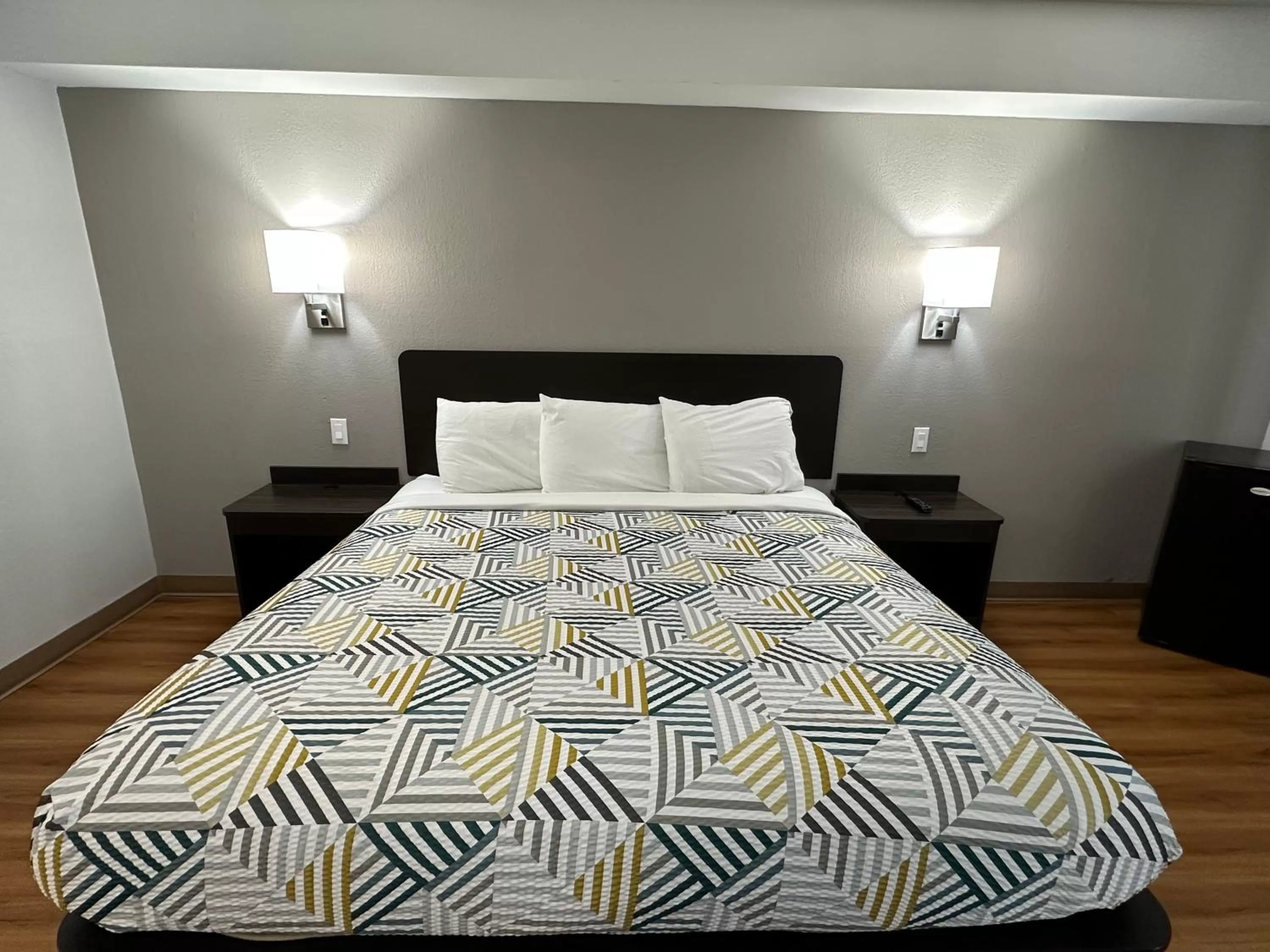 Bed in Motel 6-Greensboro, NC - Airport