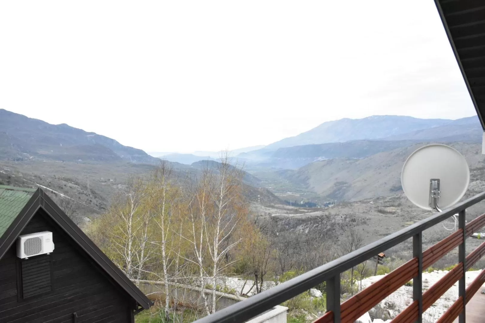 Balcony/Terrace in OSTROG Aparthotel KOLIBA-VLASTNIŠTVO MANASTIRA OSTROG