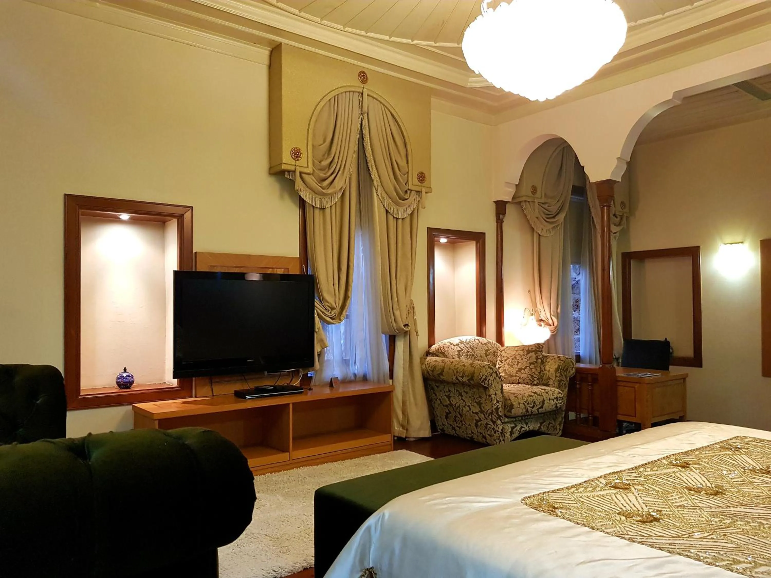 Photo of the whole room, Bed in Eski Masal Hotel - Special Class