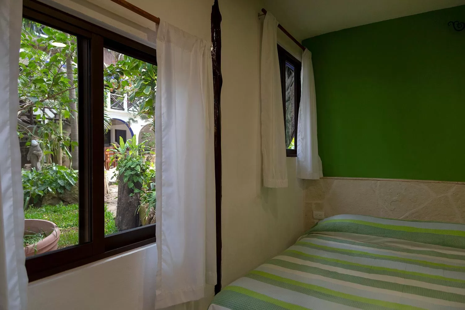 Bed in Hotel Amar Inn