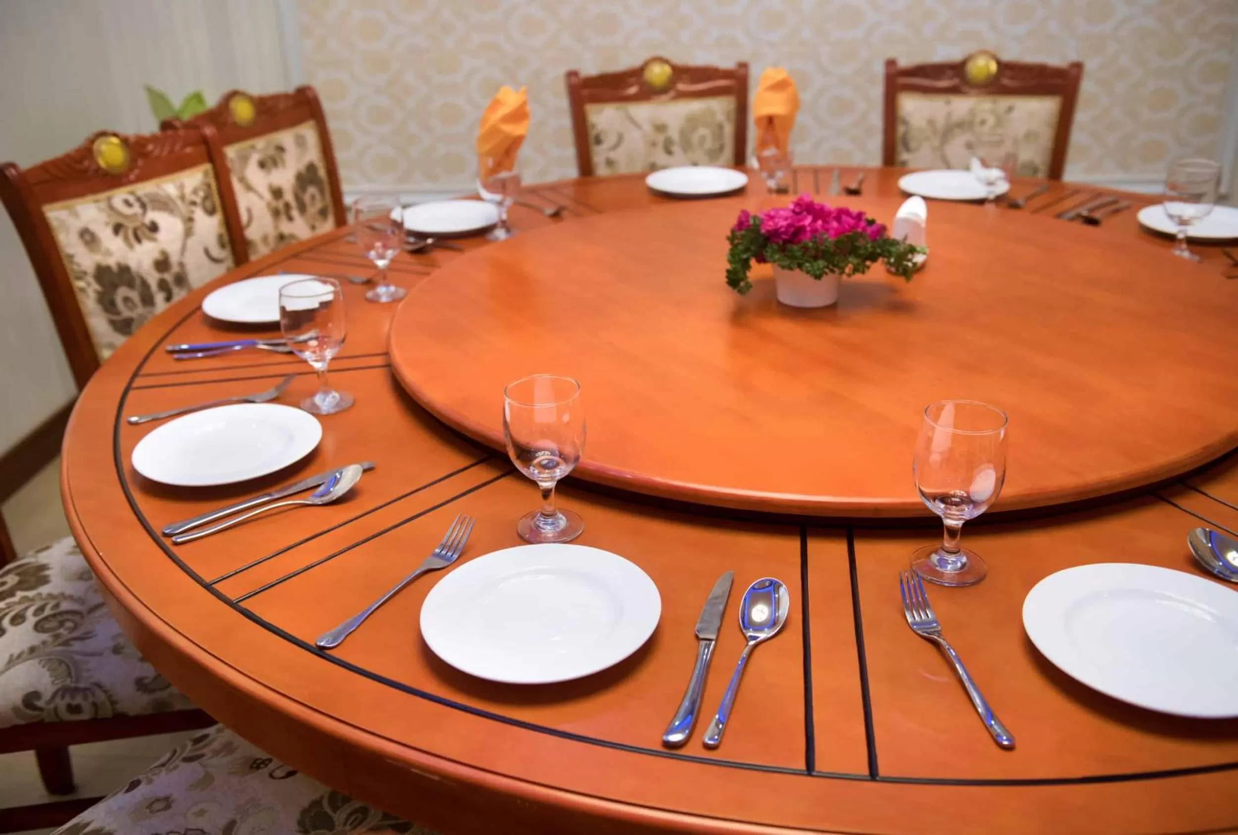 Banquet/Function facilities, Restaurant/Places to Eat in Riverside Hotel