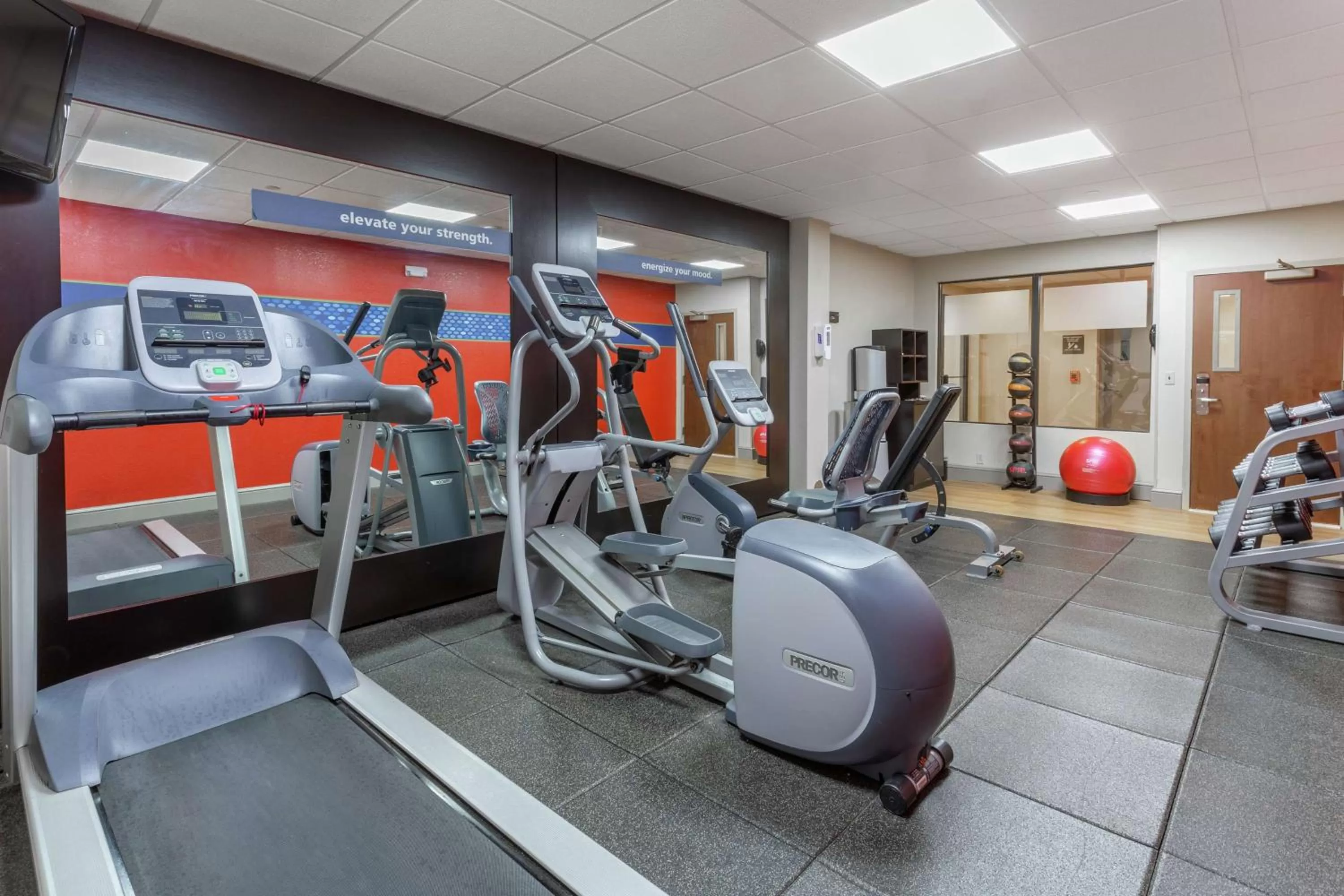 Fitness centre/facilities in Hampton Inn Groton/Mystic