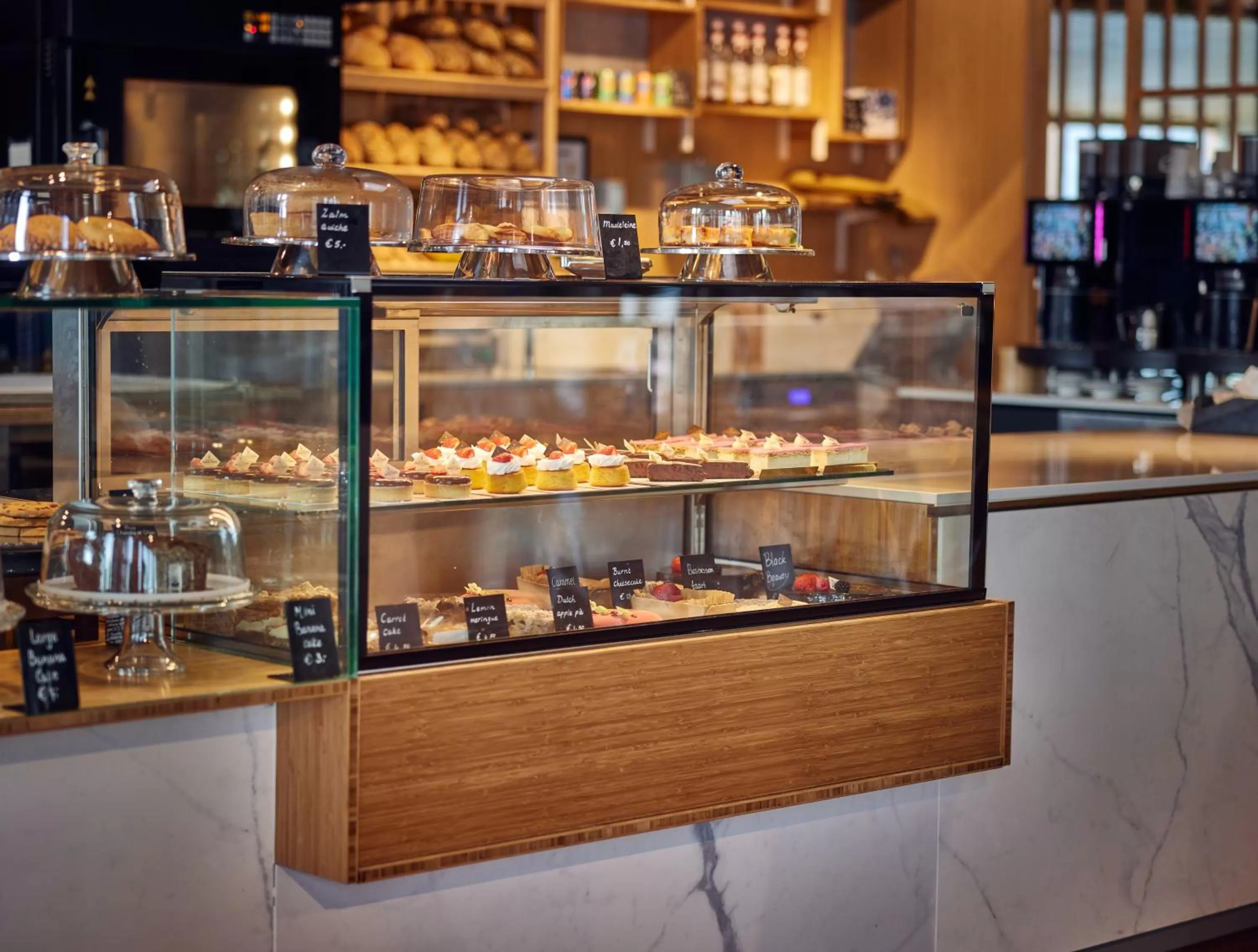 Restaurant/places to eat in Hotel Jakarta Amsterdam