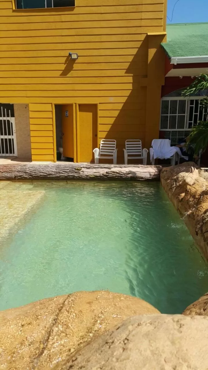 Swimming Pool in Hospedaje Solymar Sarie Bay