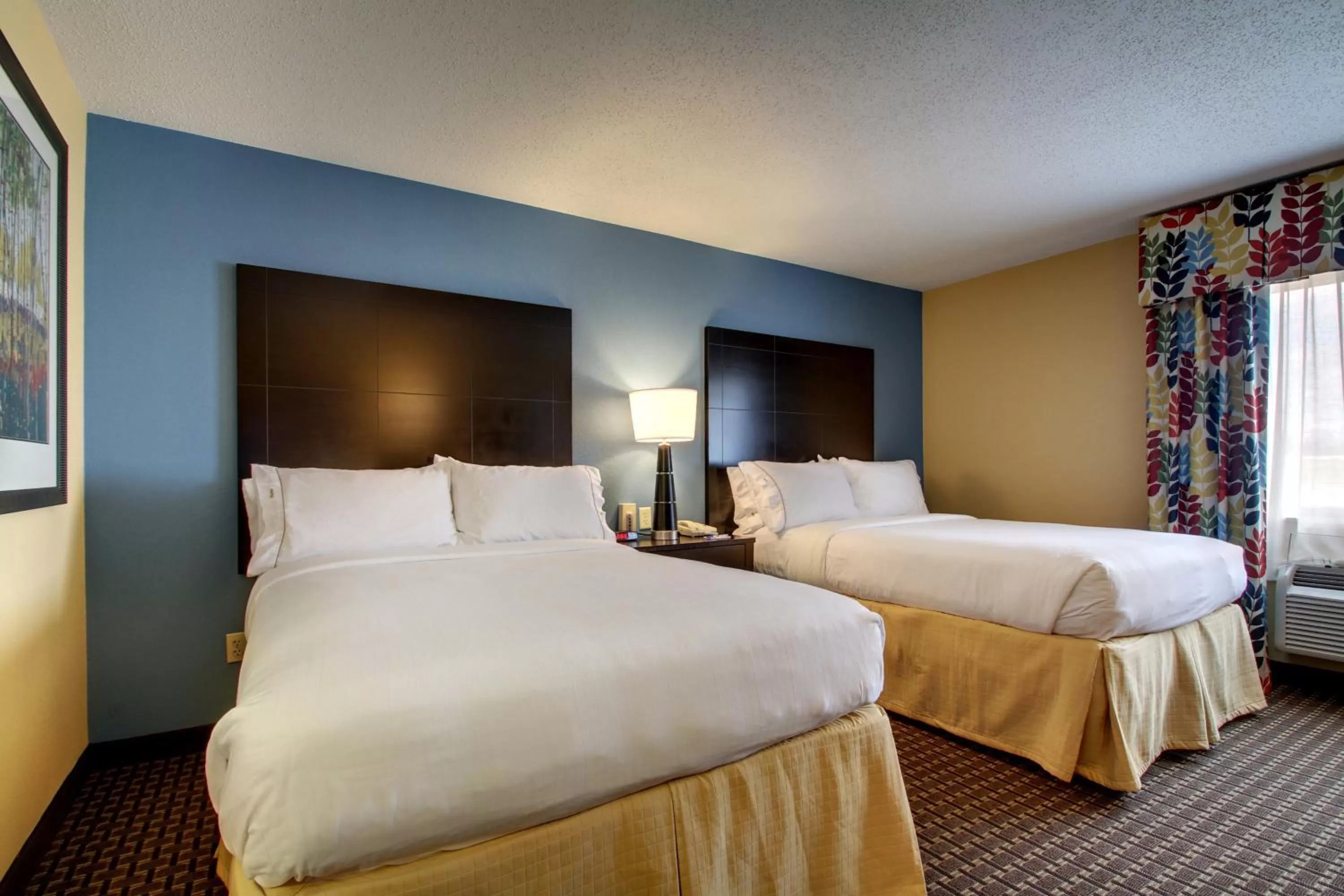 Photo of the whole room, Bed in Holiday Inn Express Hotel Fort Campbell-Oak Grove by IHG