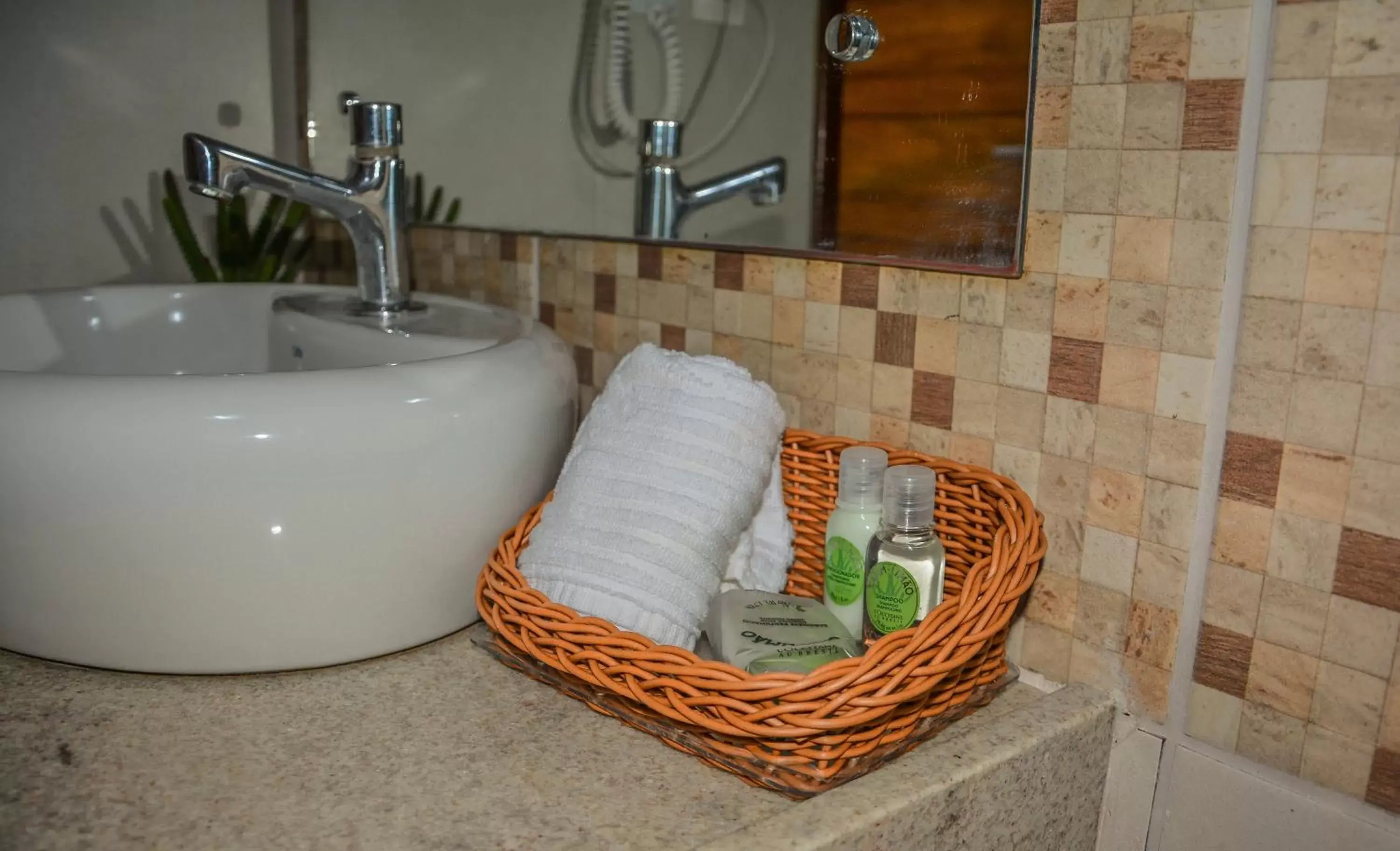 Triple Room with Garden View in Pousada Encontro das Águas Triple Room with Garden View in Pousada Encontro das Águas