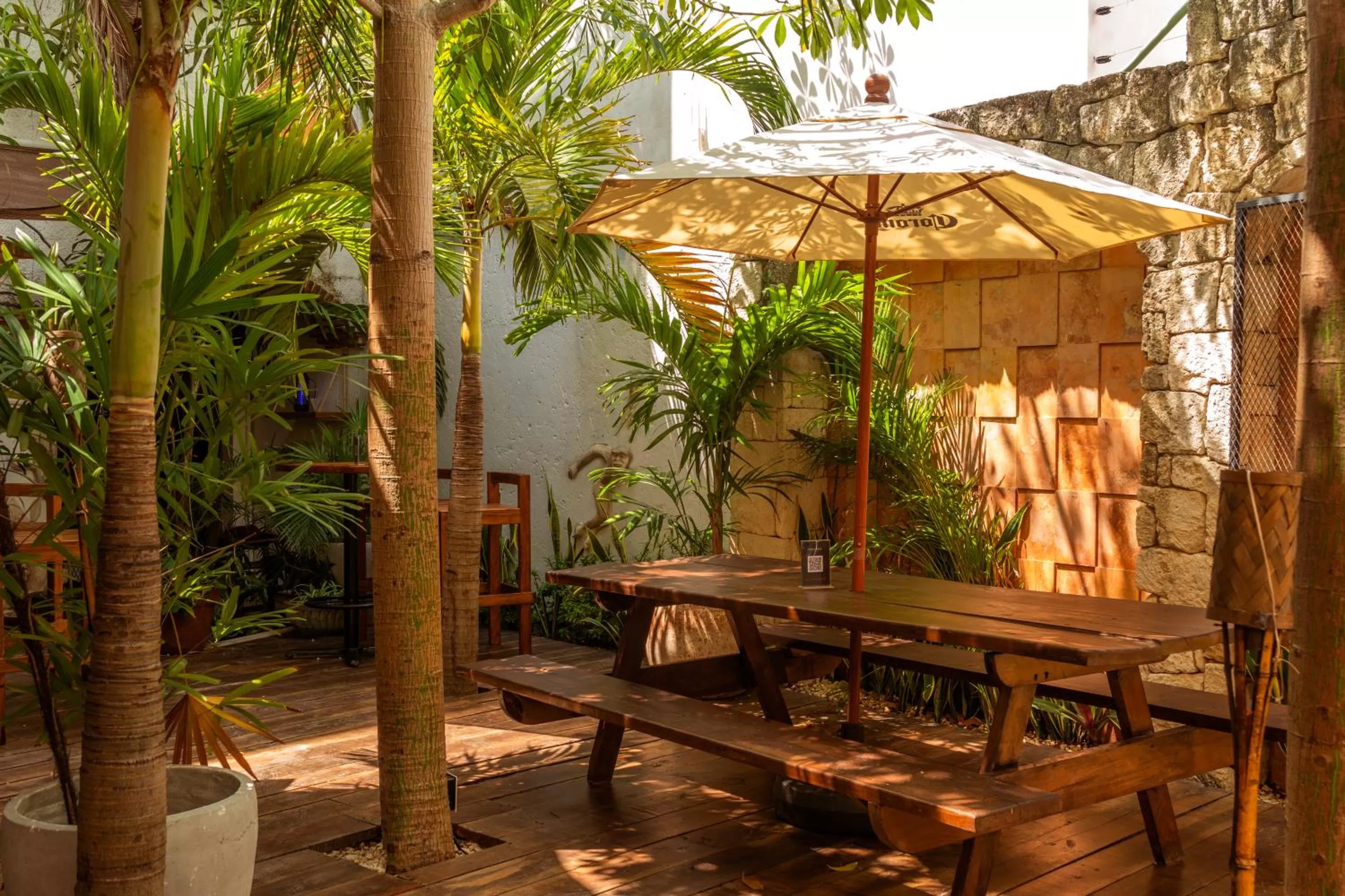 Restaurant/places to eat in Enigmatic Hotel Experience