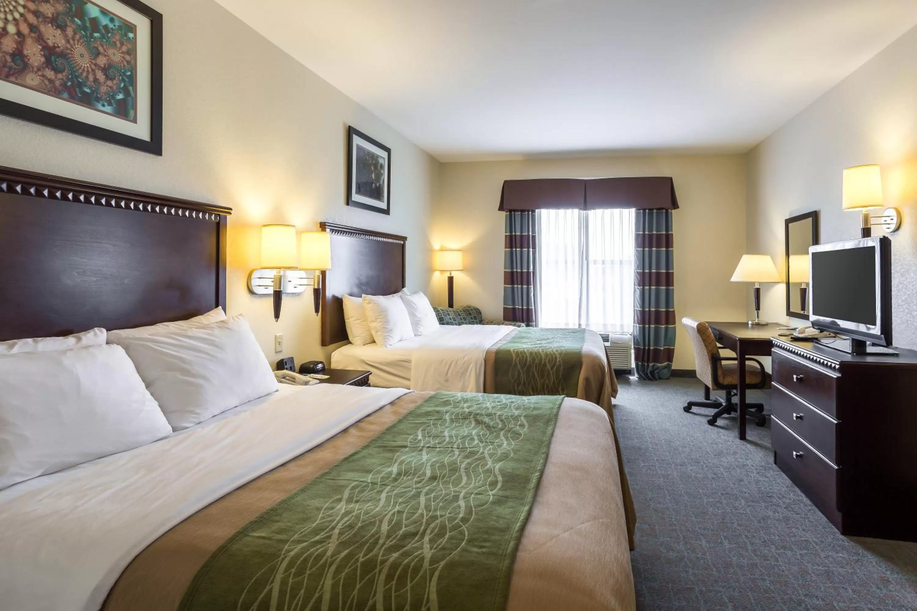 Living room, Bed in Quality Inn Donaldsonville - Gonzales