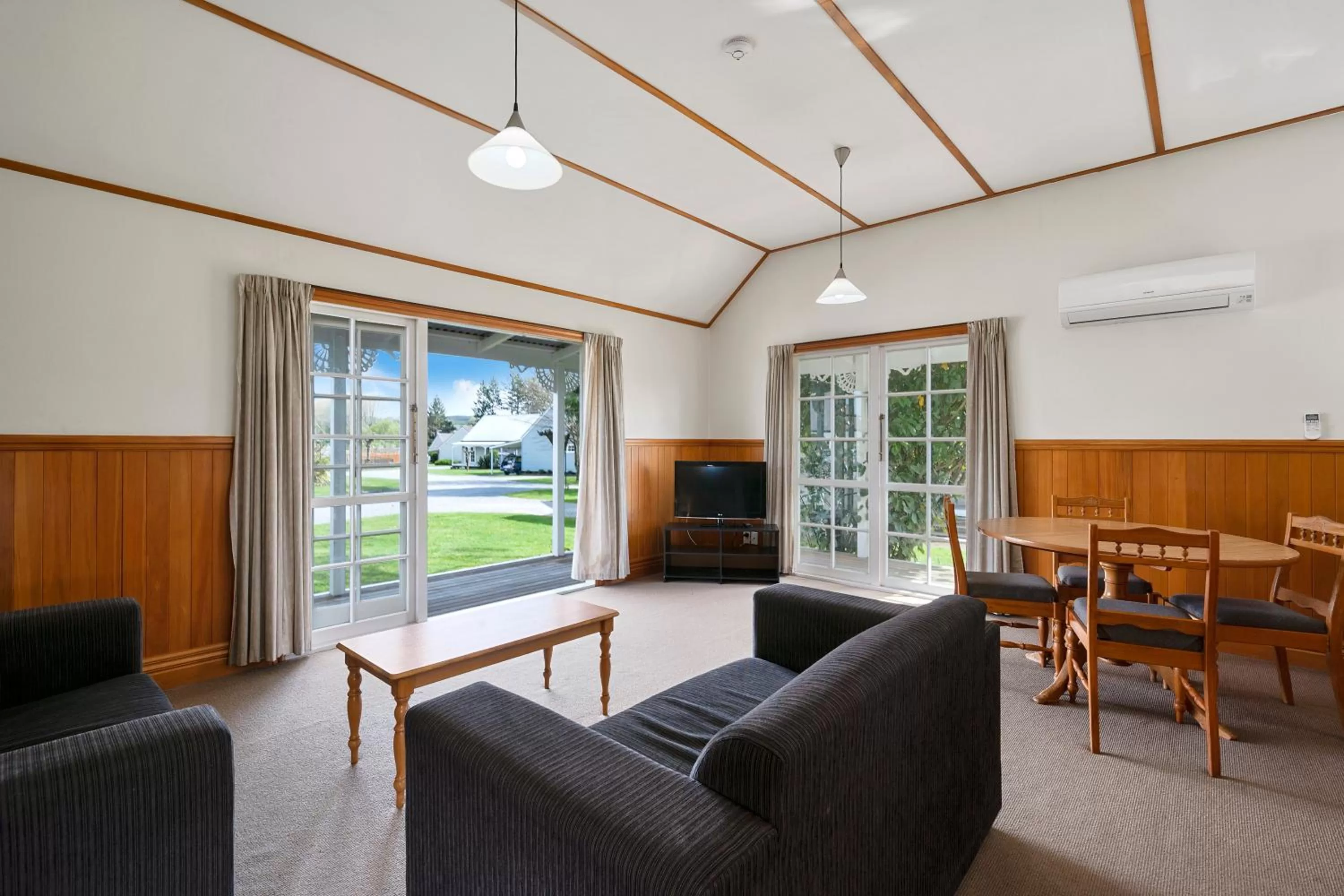 Living room in Huka Falls Resort