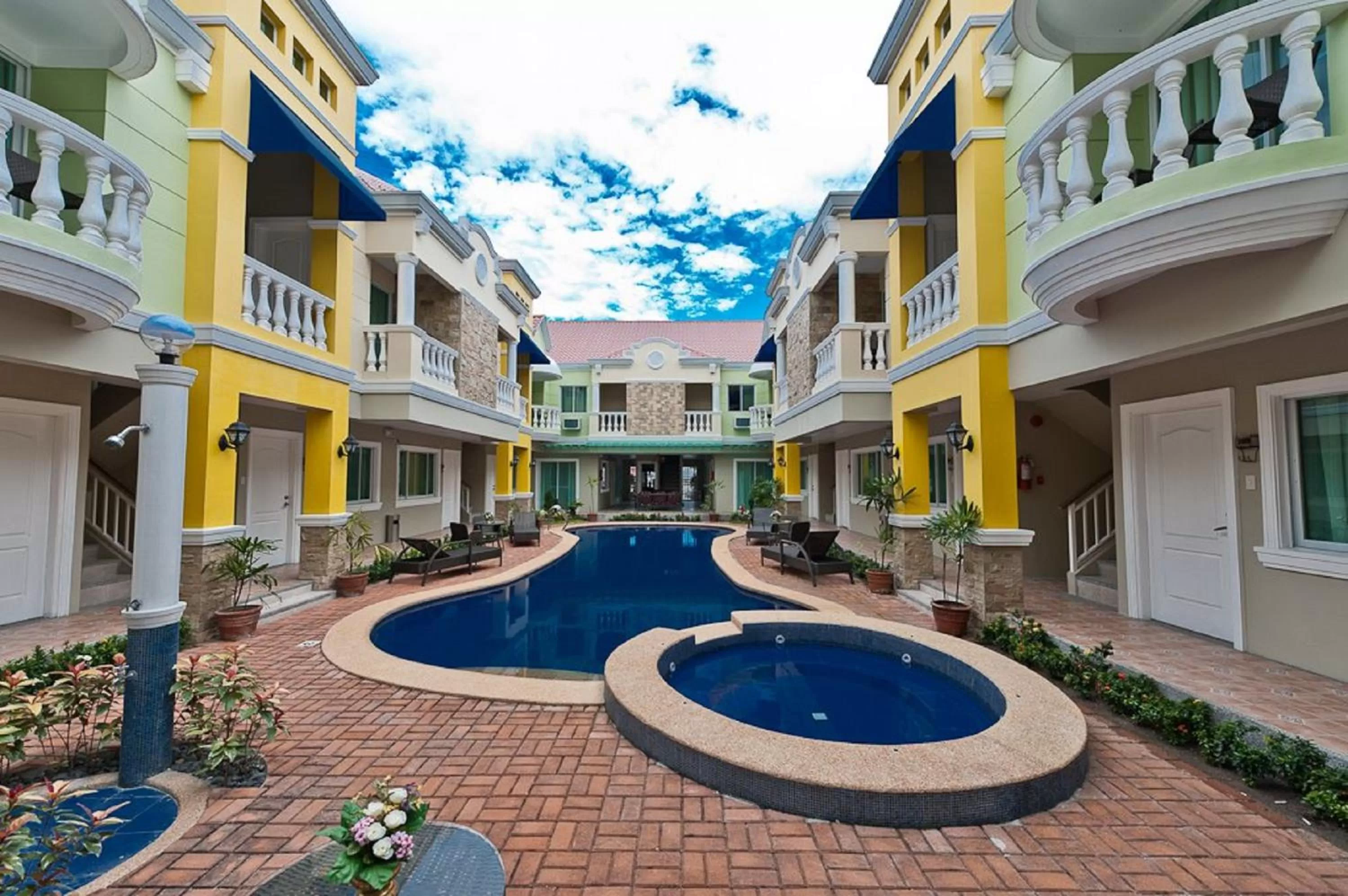 Swimming pool in Prism Hotel