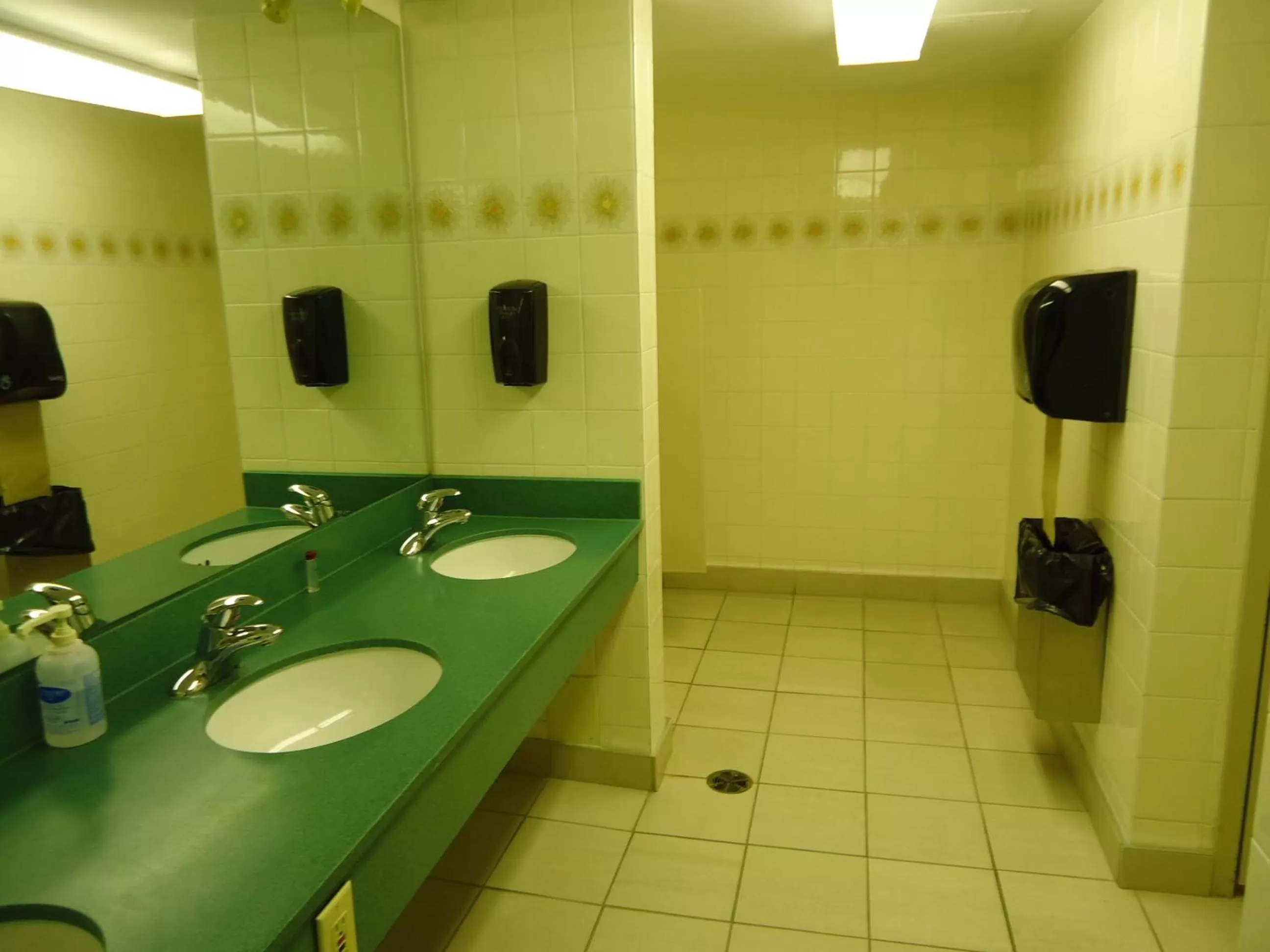 Fitness centre/facilities in Ramada by Wyndham Trenton