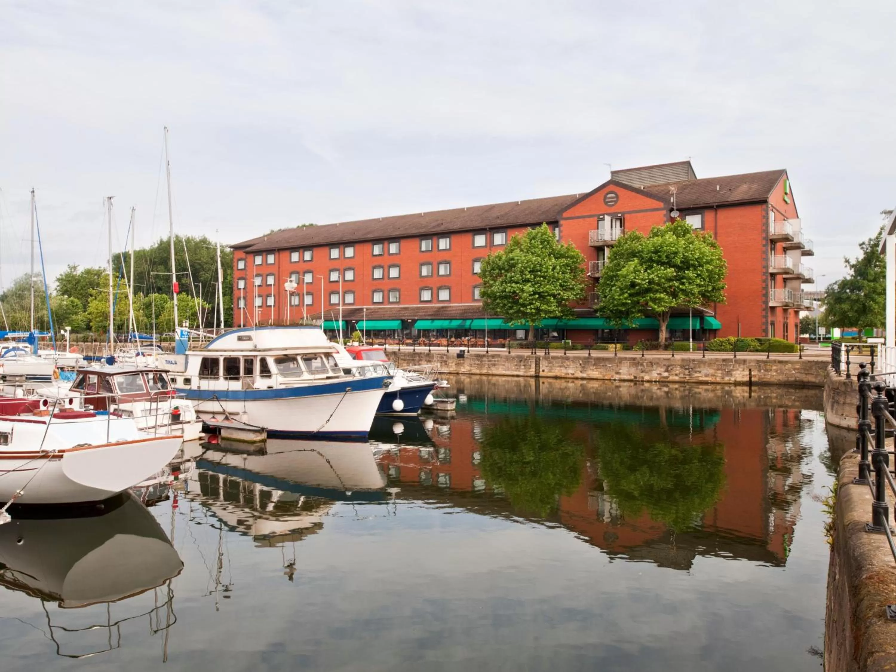 Property building in Holiday Inn Hull Marina by IHG