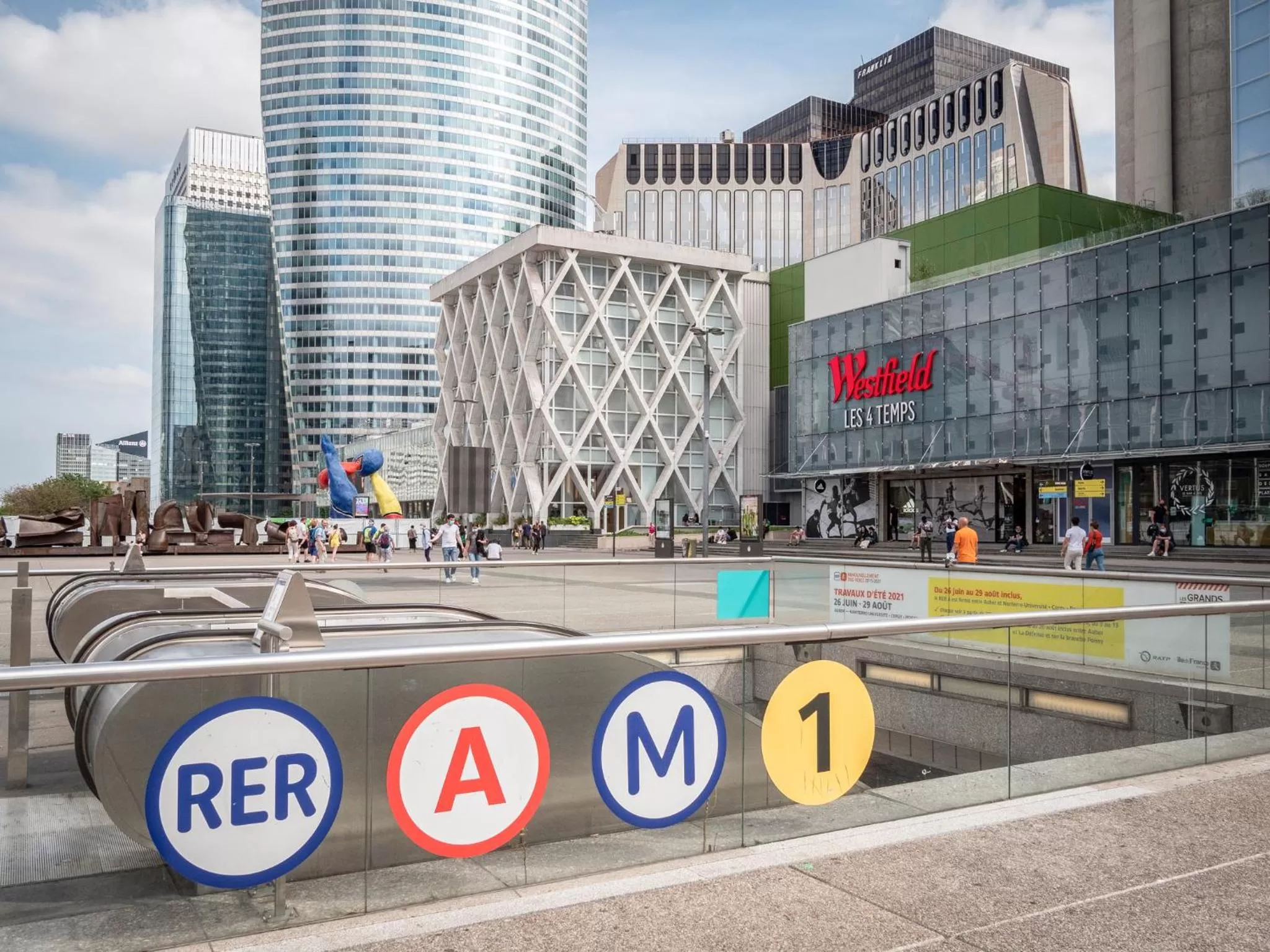 Nearby landmark in ibis Paris La Defense Courbevoie