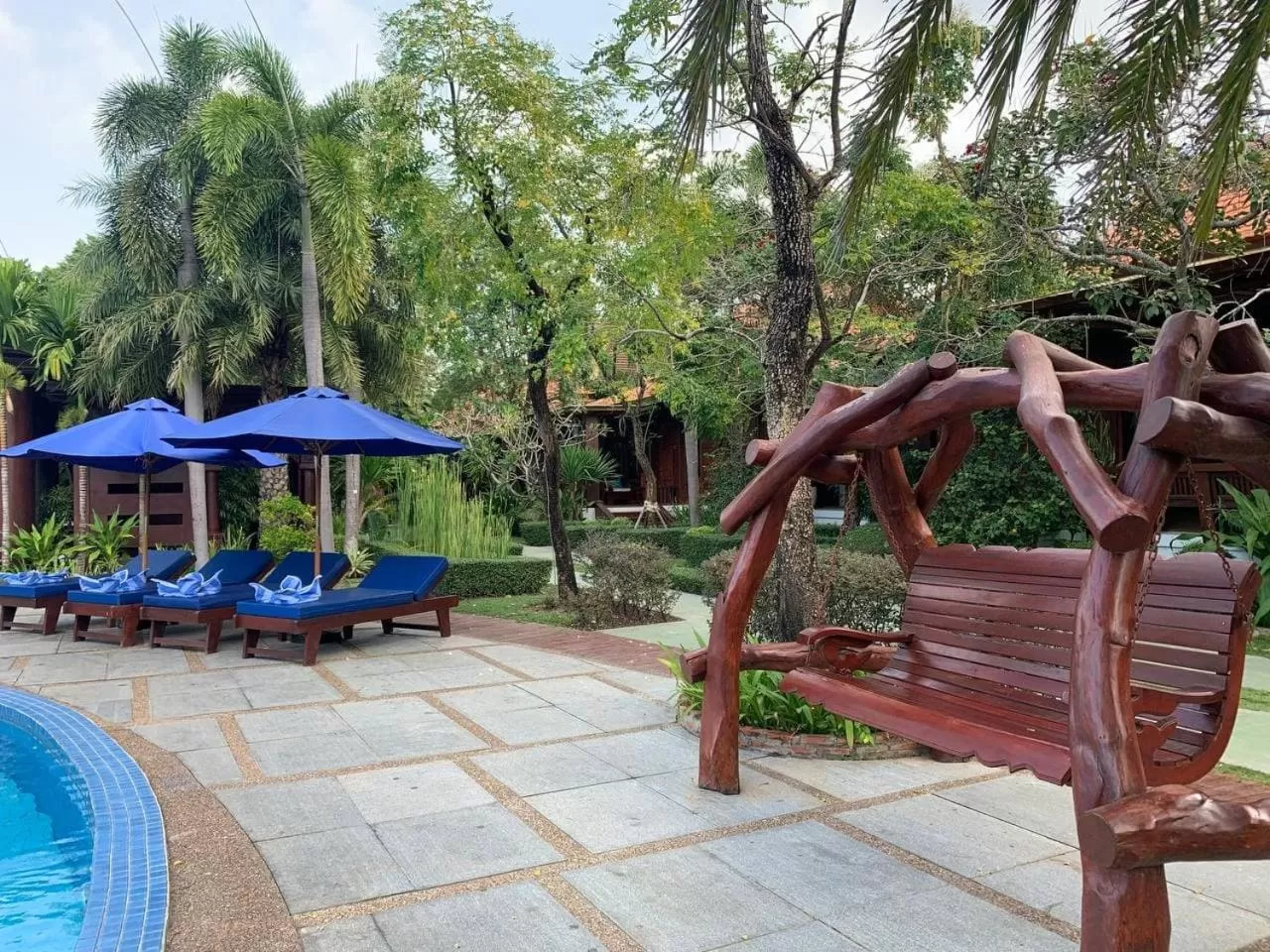 Swimming pool in Try Palace Resort-Kep