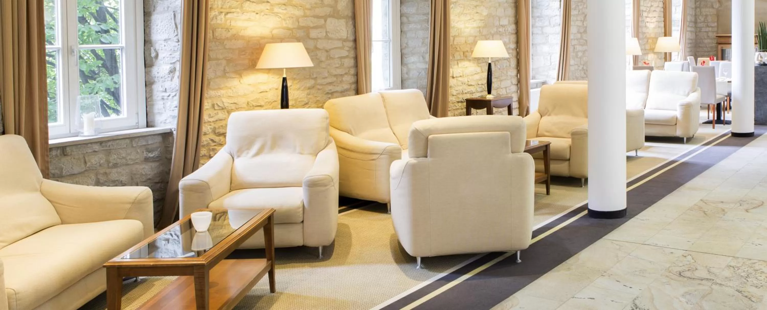 Communal lounge/ TV room in NOVOTEL Hildesheim City