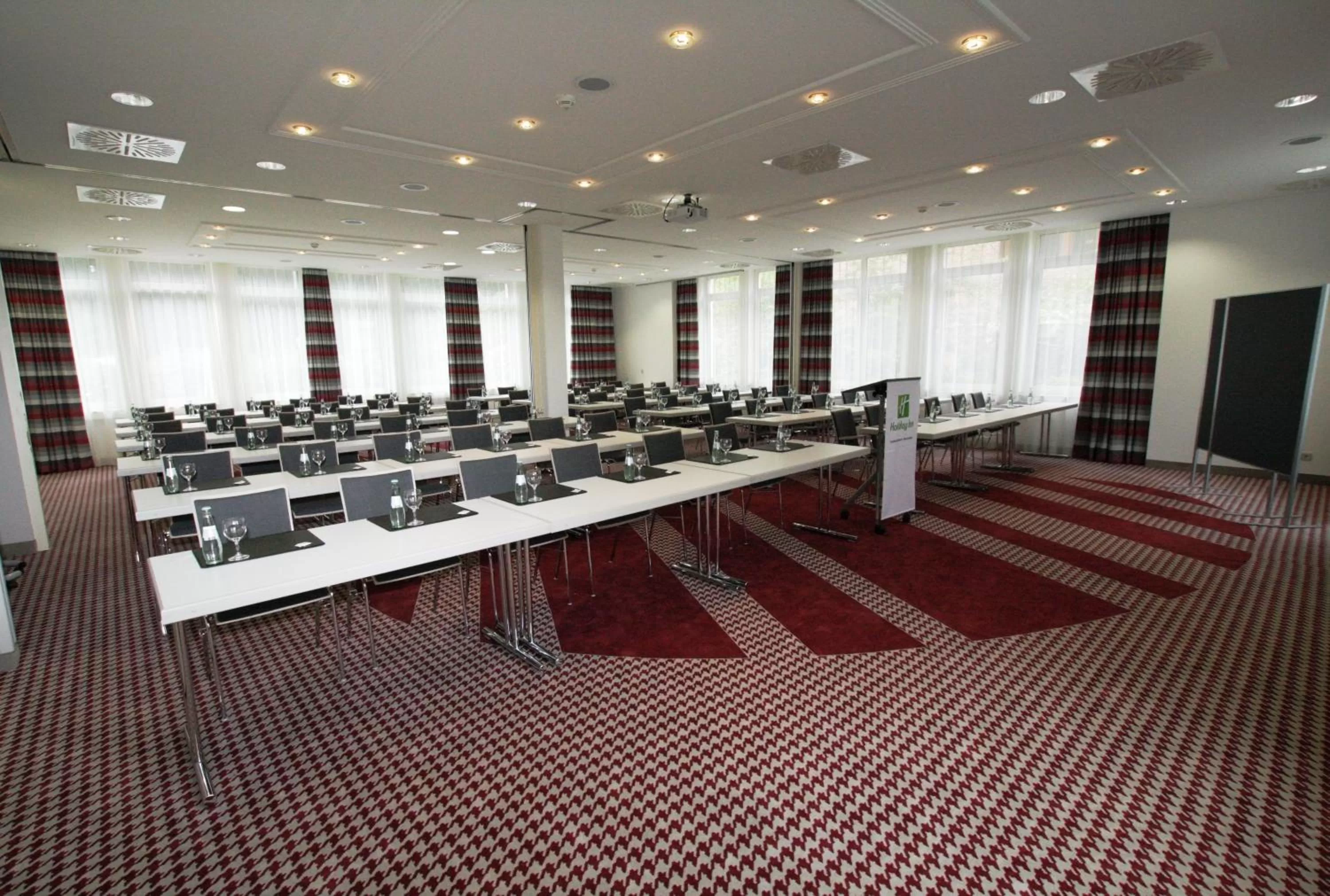 Meeting/conference room in Holiday Inn Frankfurt Airport - Neu-Isenburg by IHG
