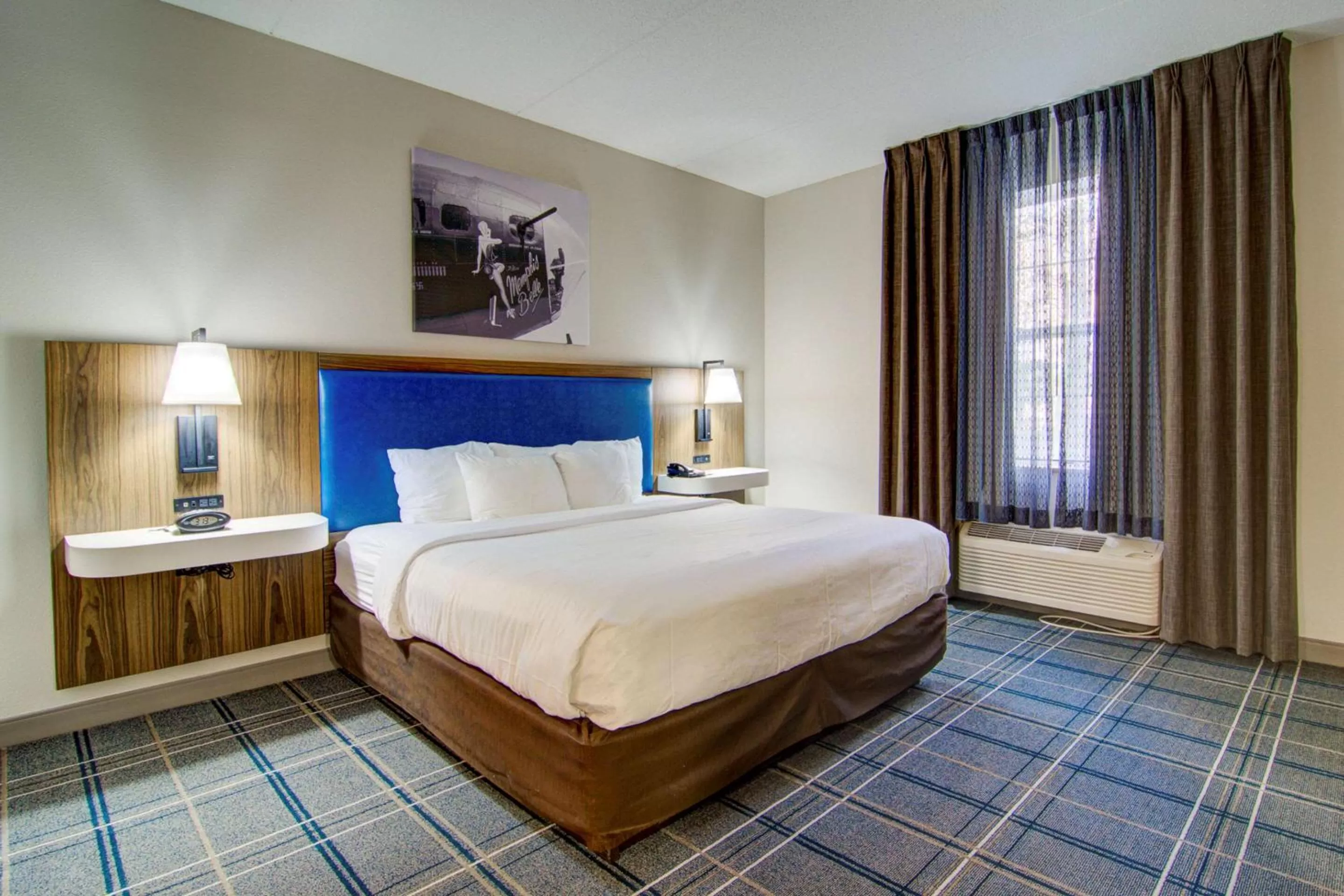 Bedroom, Bed in Comfort Suites Newport News Airport
