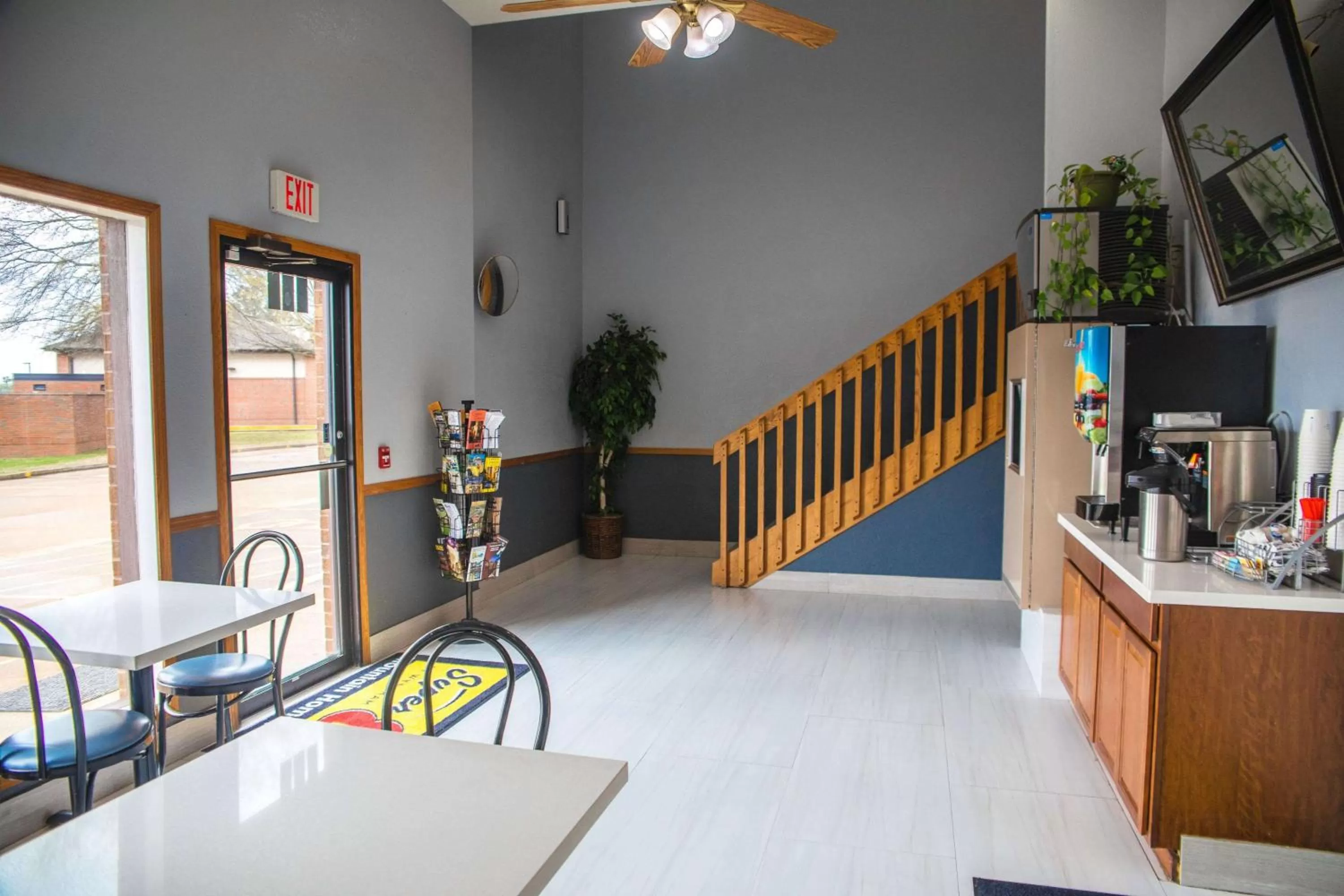 Restaurant/places to eat in Super 8 by Wyndham Mountain Home