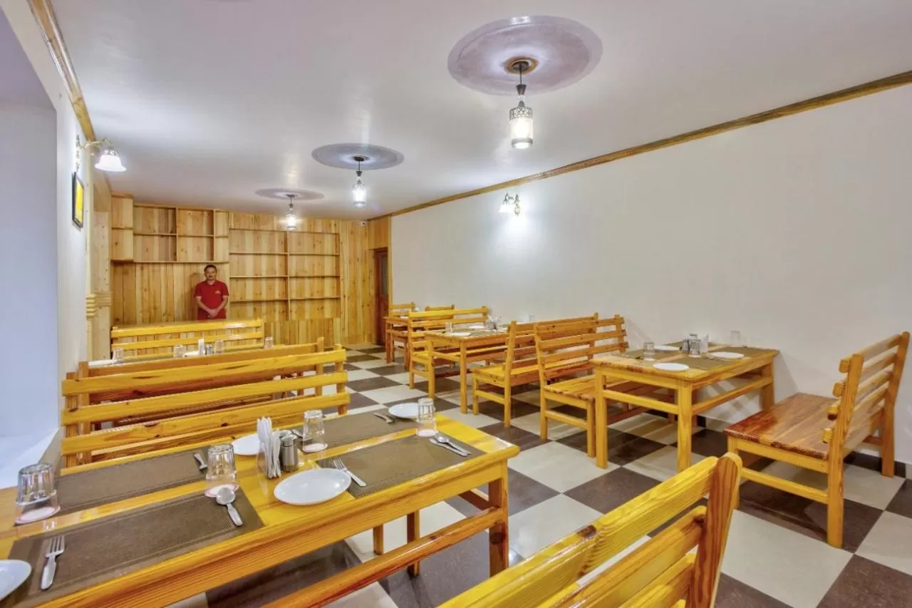 Restaurant/Places to Eat in Ayushman Hotels