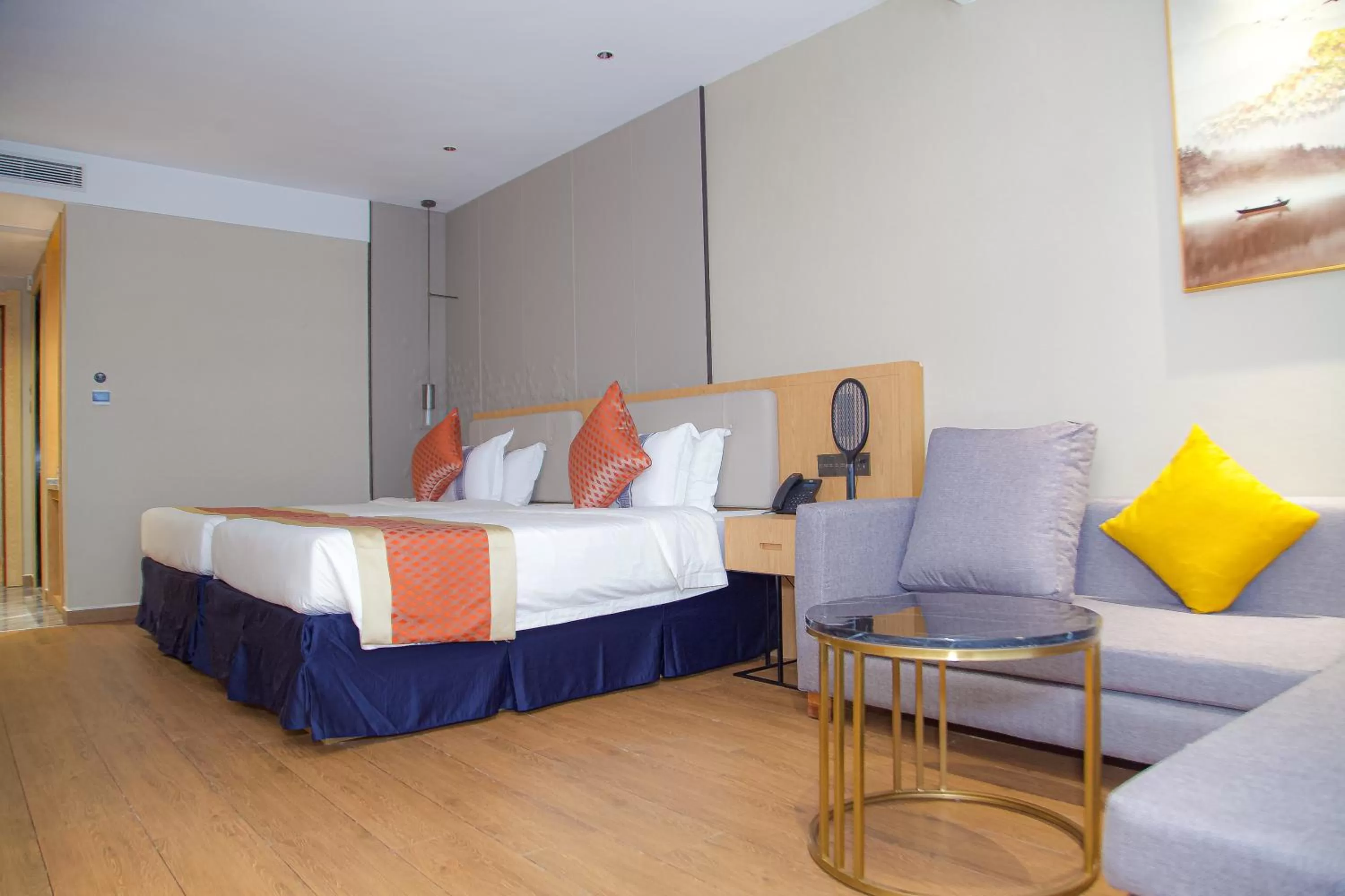 Photo of the whole room, Bed in Hôtel FAMILLE MONDIALE