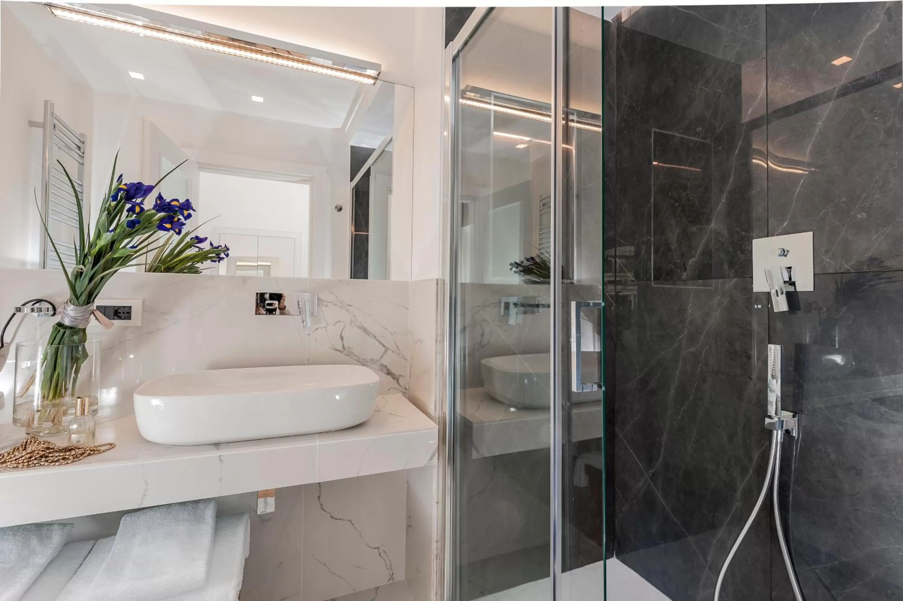 Shower in Argentina Residenza Style Hotel