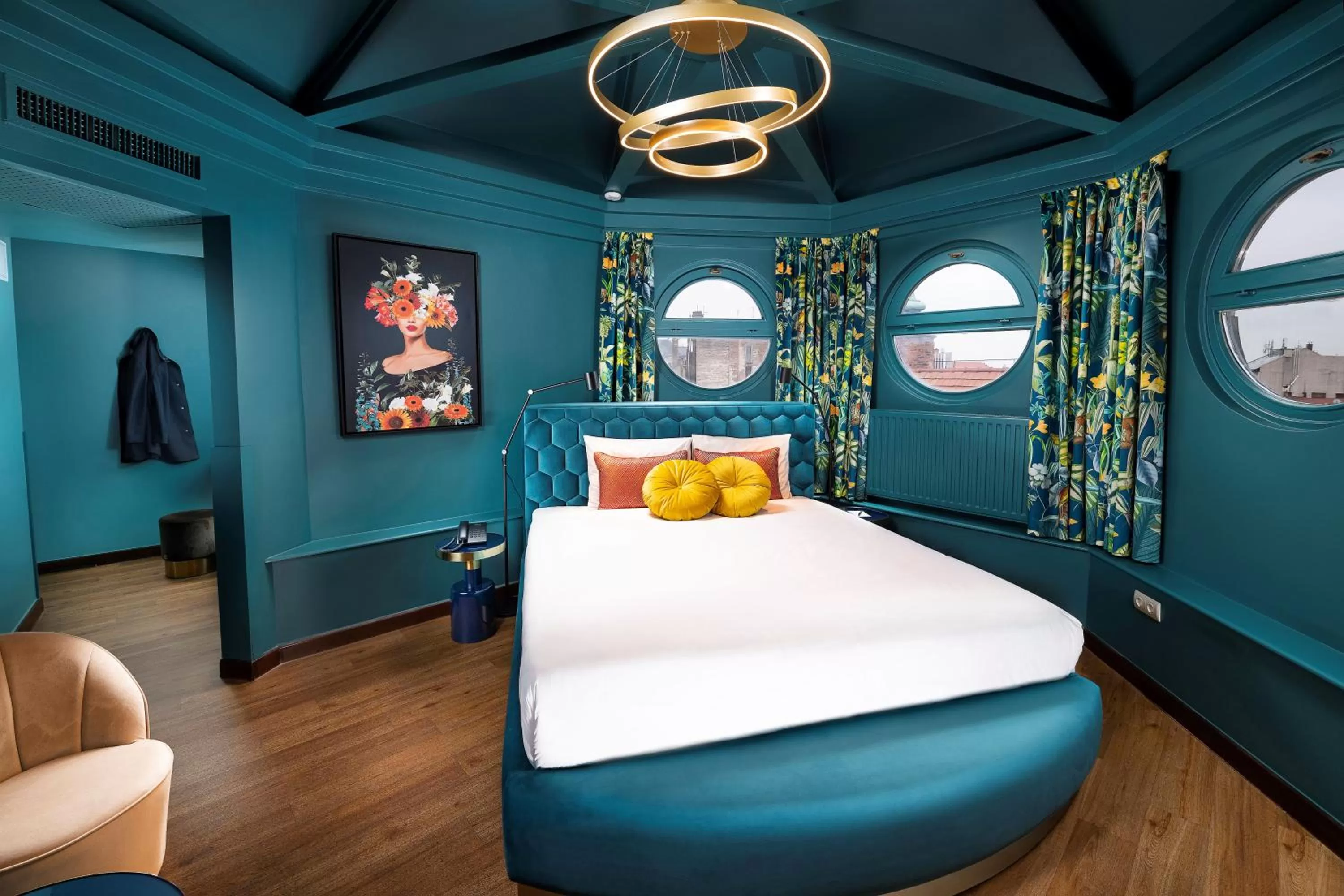 Bed in Three Corners Hotel Art