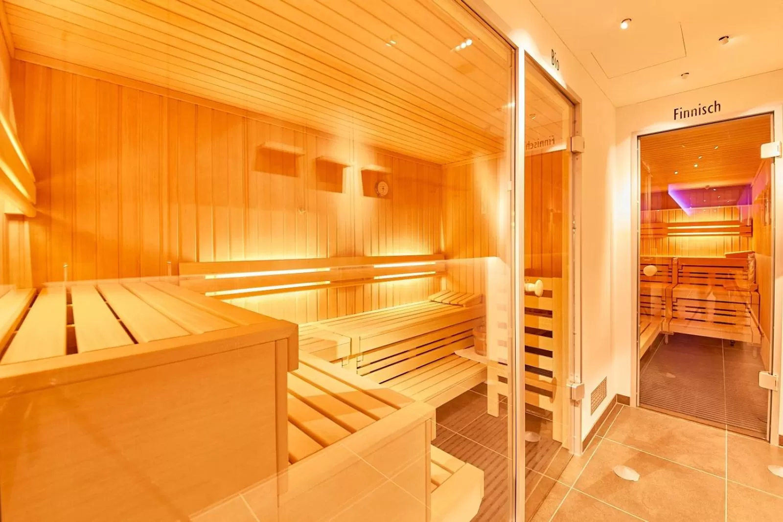 Sauna, Bed in Weinhotel St. Stephanus