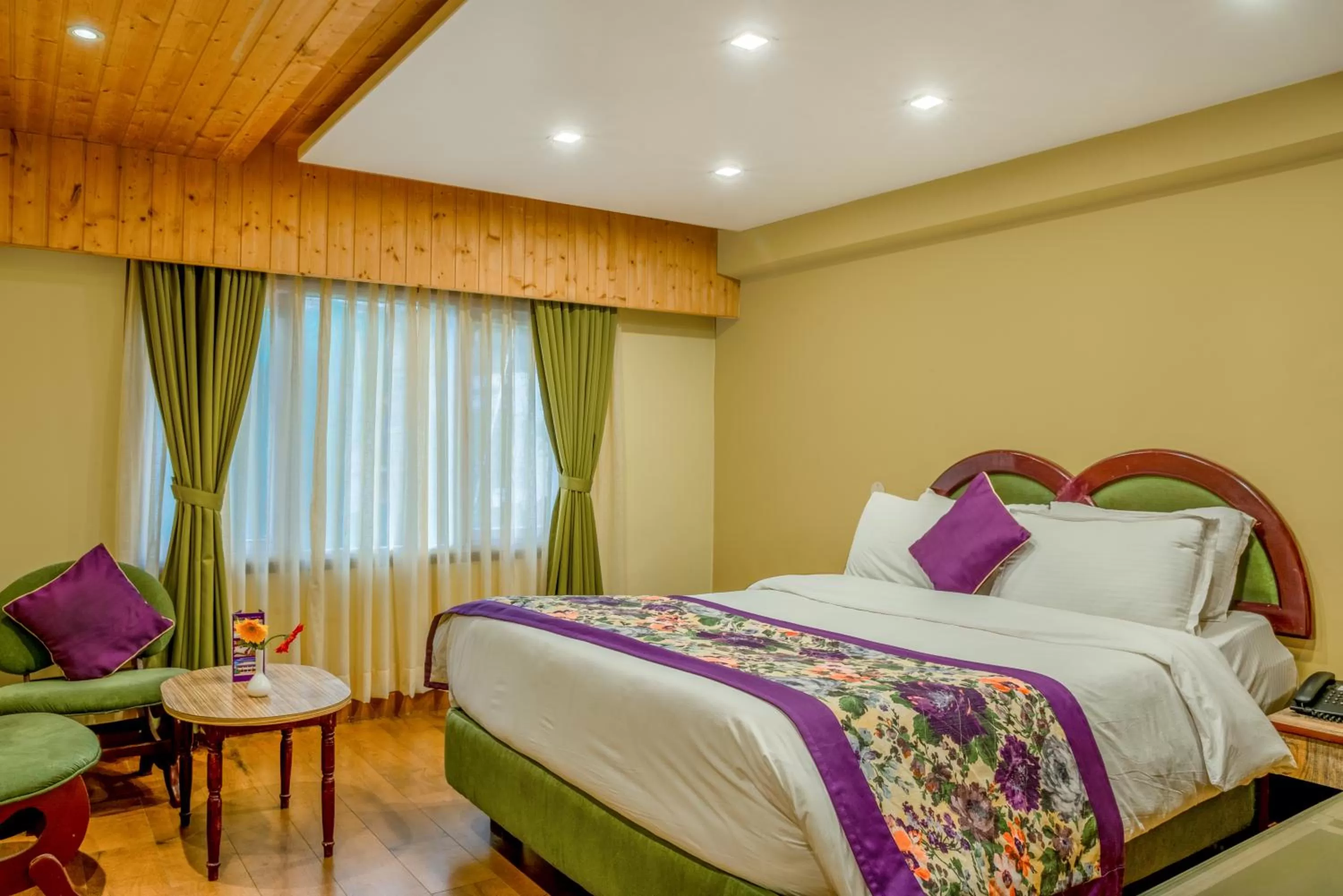 Bed in Mount Conifer Suites & Spa