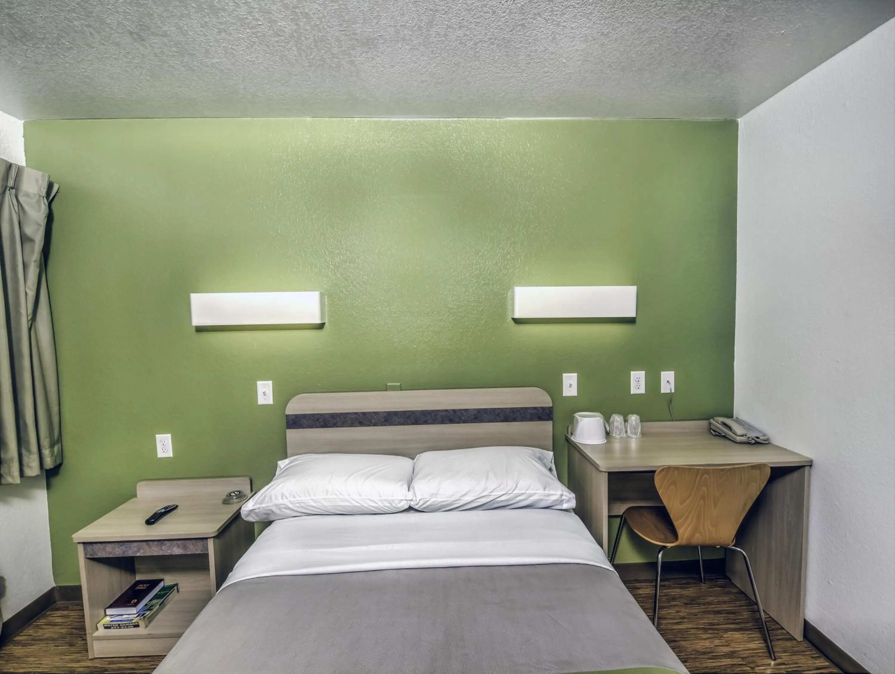 Bedroom in Motel 6-Colorado Springs, CO