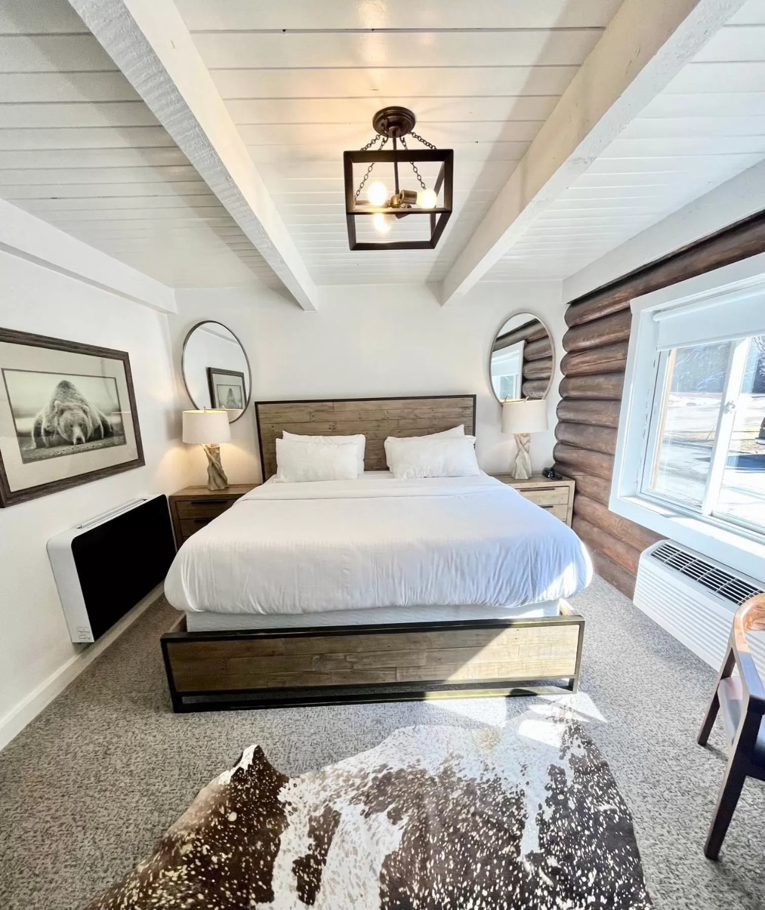 Bedroom, Bed in Alaskan Inn and Spa