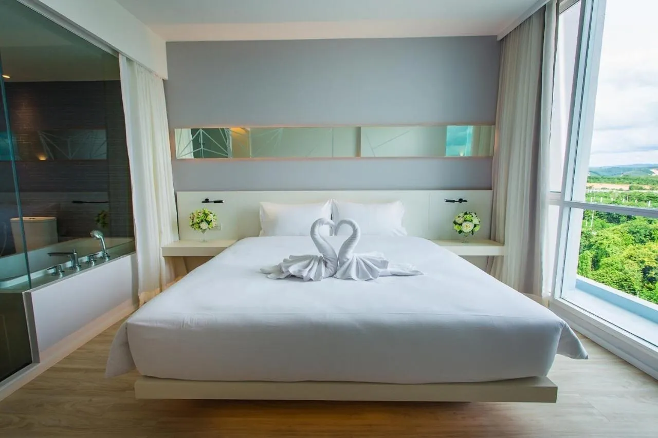 Photo of the whole room, Bed in Crystal Hotel Hat Yai