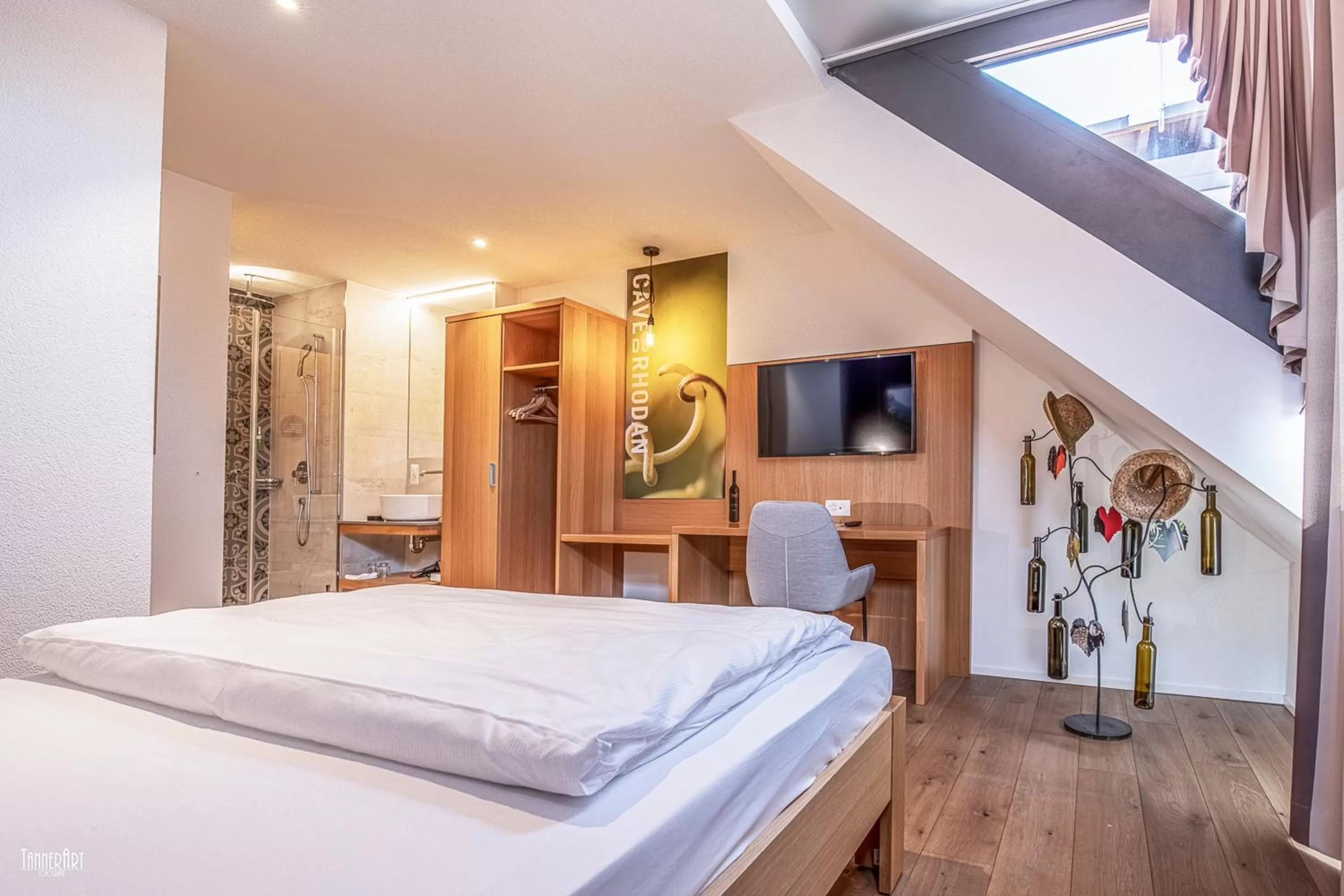 Bedroom, Bed in Hirschen Erlinsbach Swiss Quality