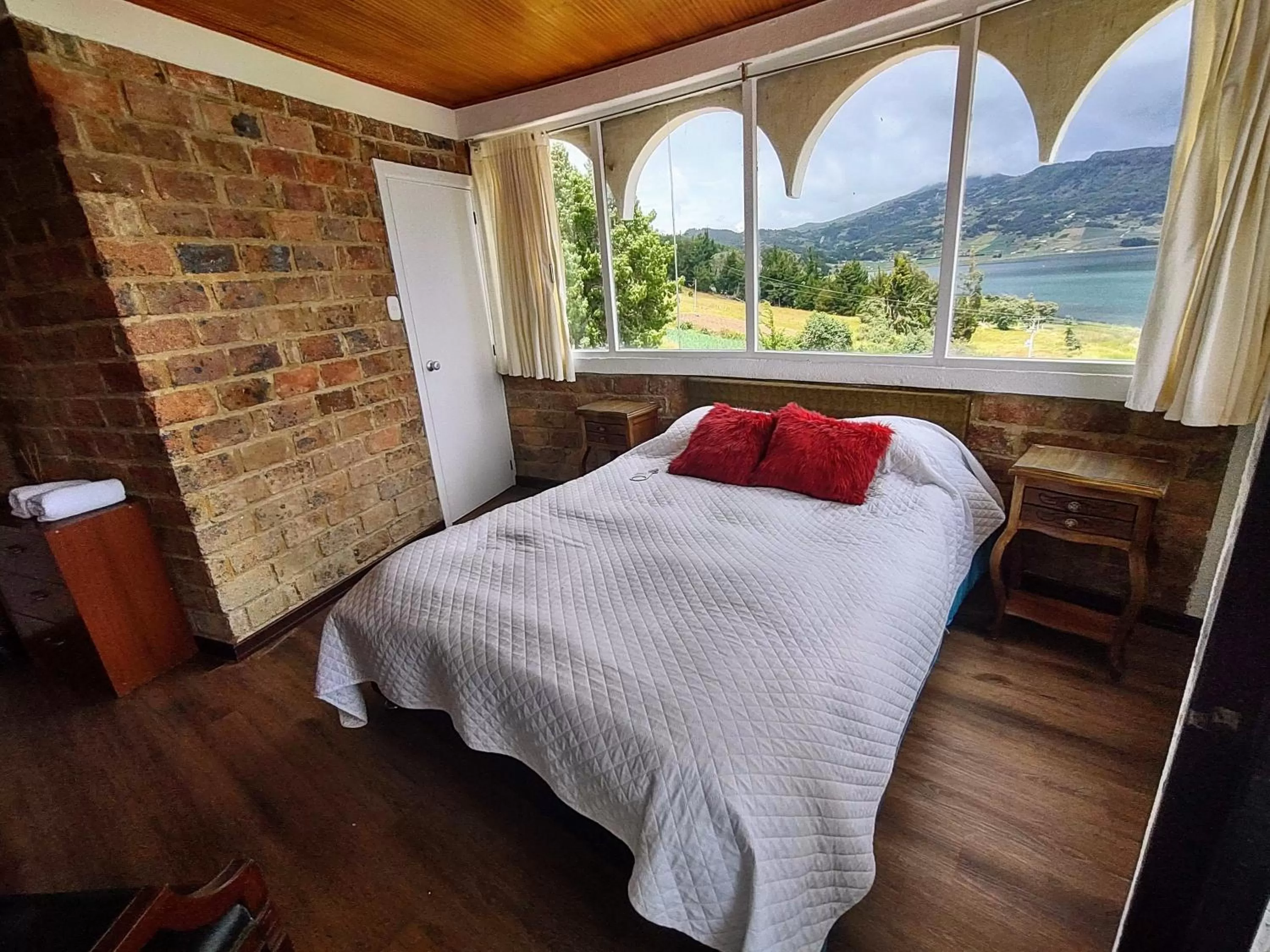 Bedroom, Bed in Refugio Génesis habitaciones Lago de Tota