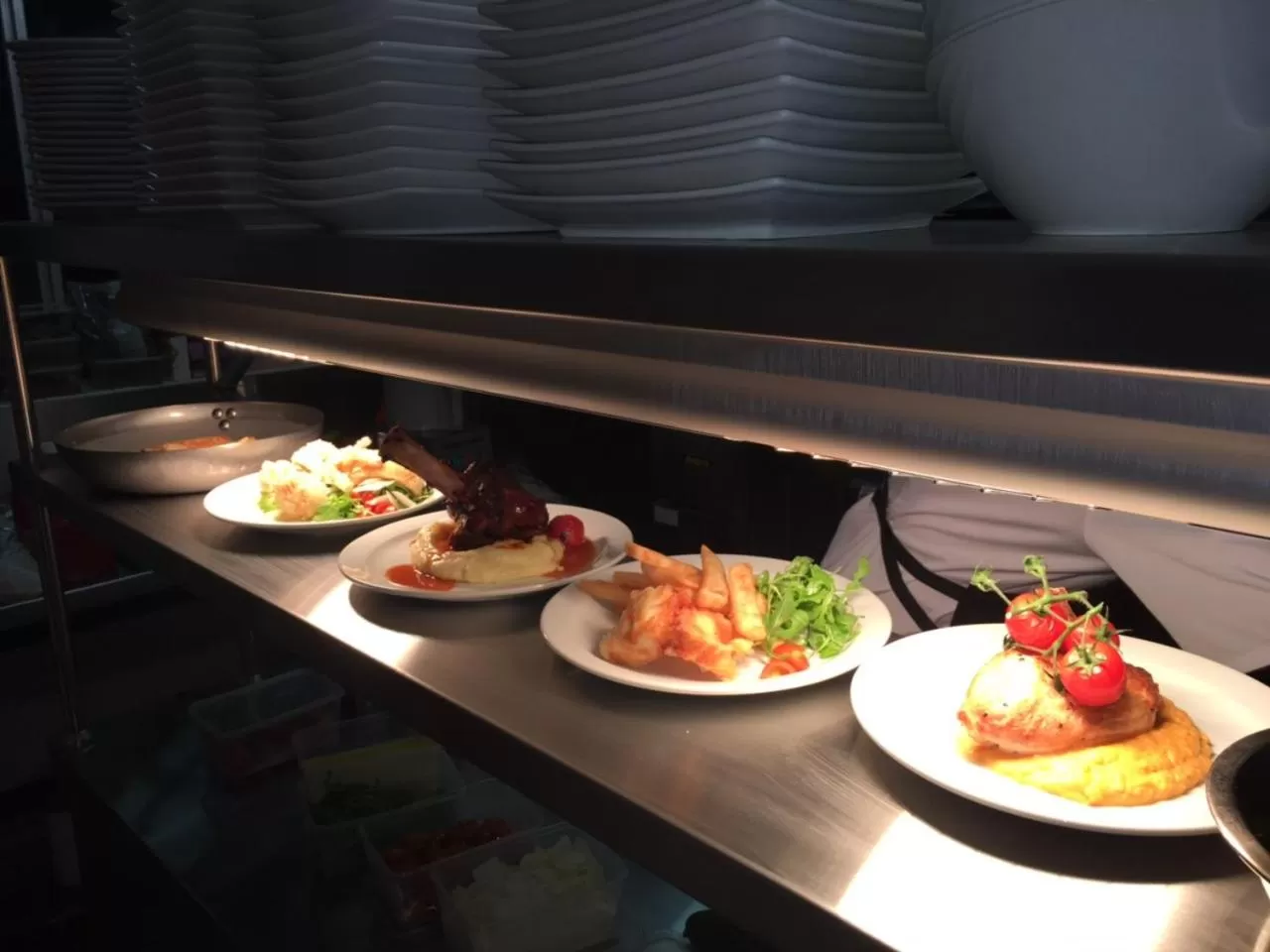 Restaurant/places to eat in Finley Country Club Hotel Motel