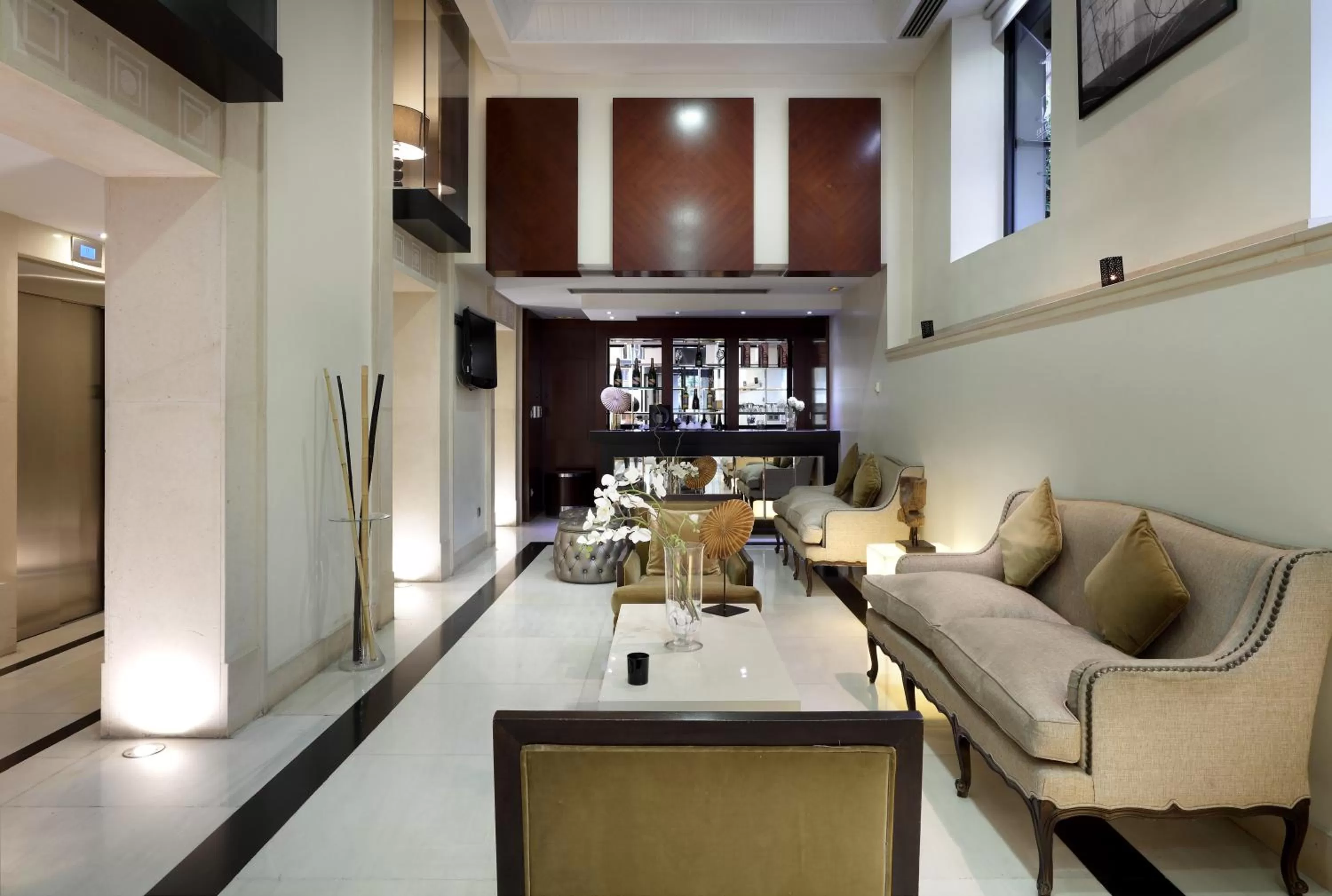 Lounge or bar in Eurostars Gran Via