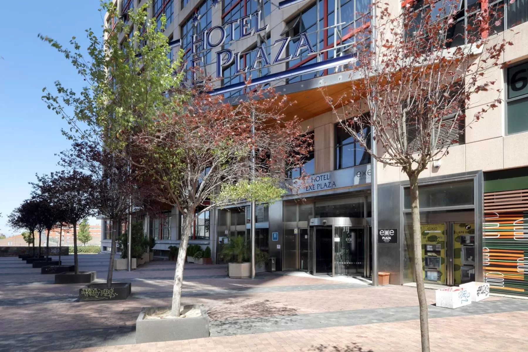 Facade/entrance in Exe Plaza