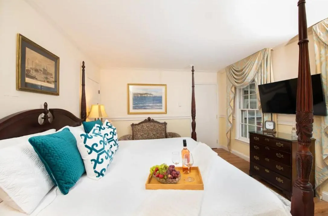 Bed in America's Cup Inn Newport