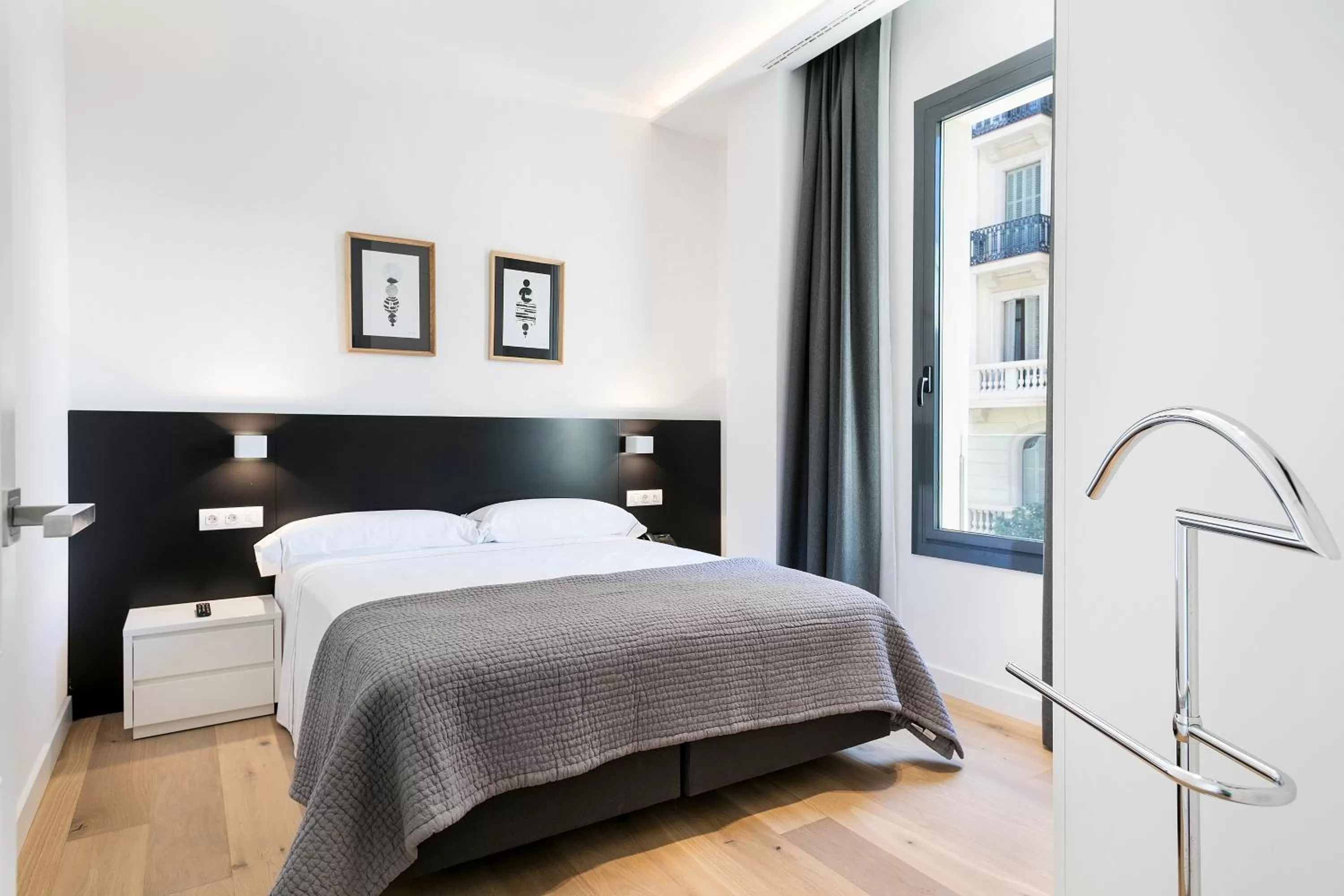 Decorative detail, Bed in Murmuri Residence Mercader