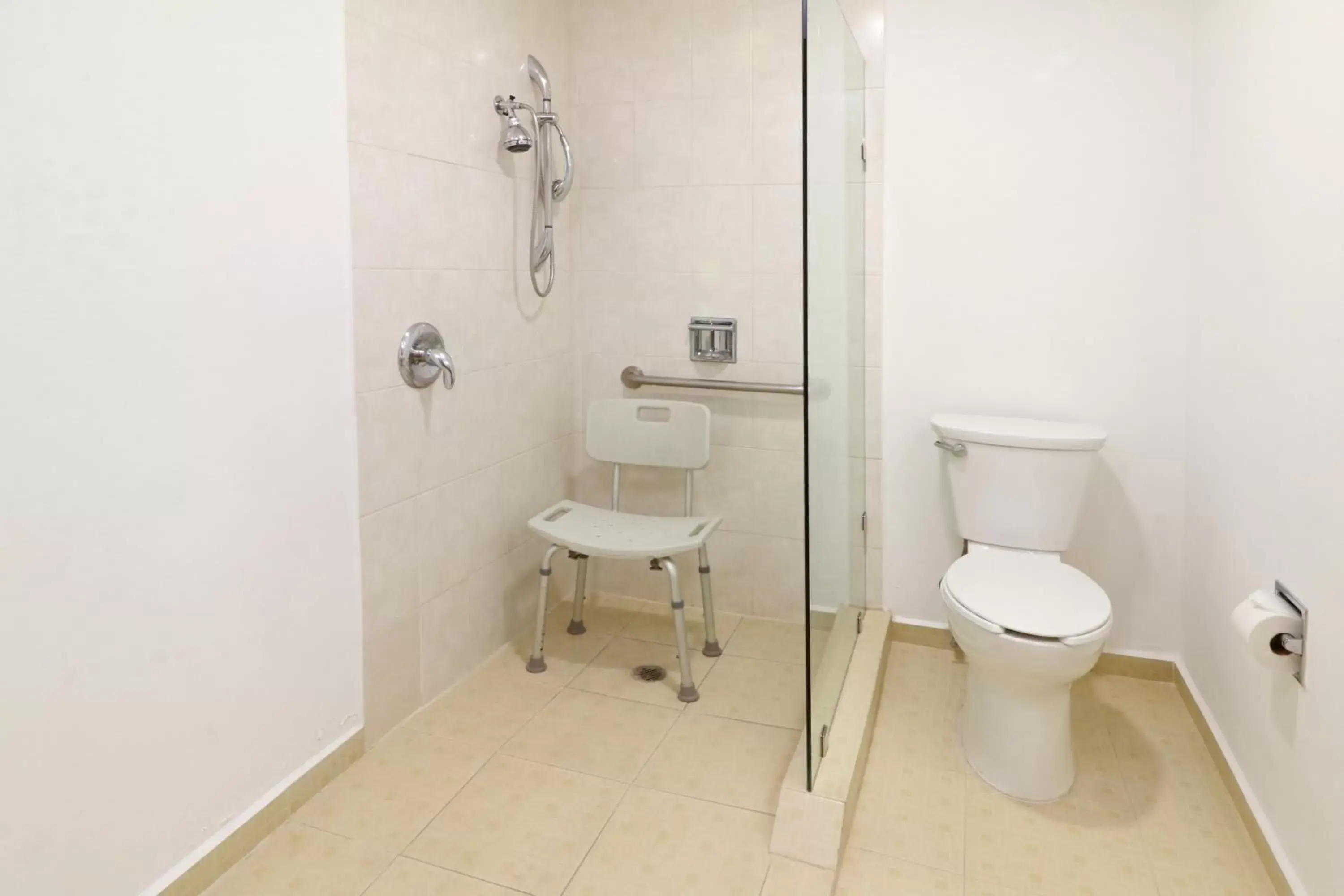 King Room - Mobility Access/Non-Smoking in Wyndham Garden Monterrey Valle Real King Room - Mobility Access/Non-Smoking in Wyndham Garden Monterrey Valle Real