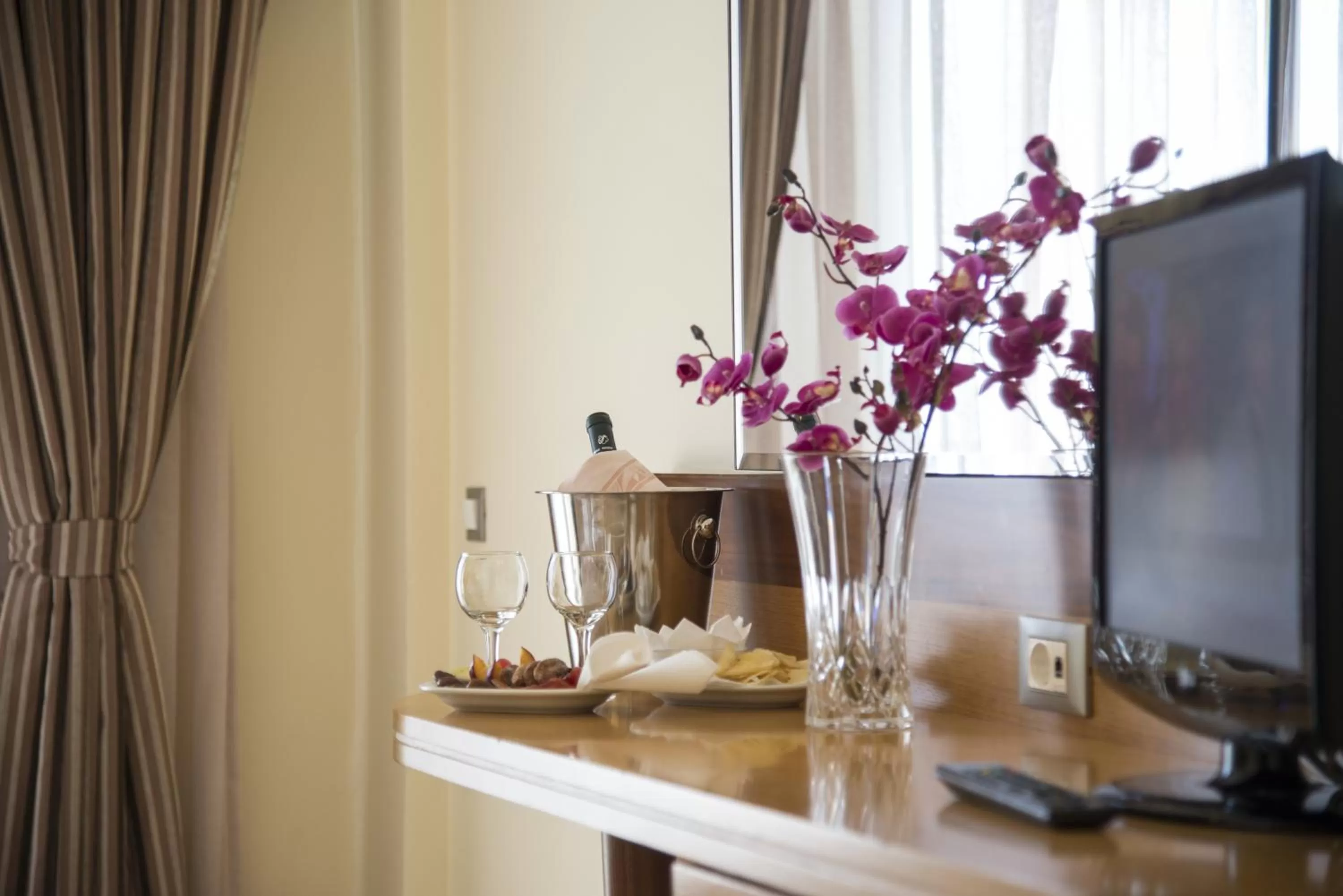 Food and drinks in Manousos City Hotel