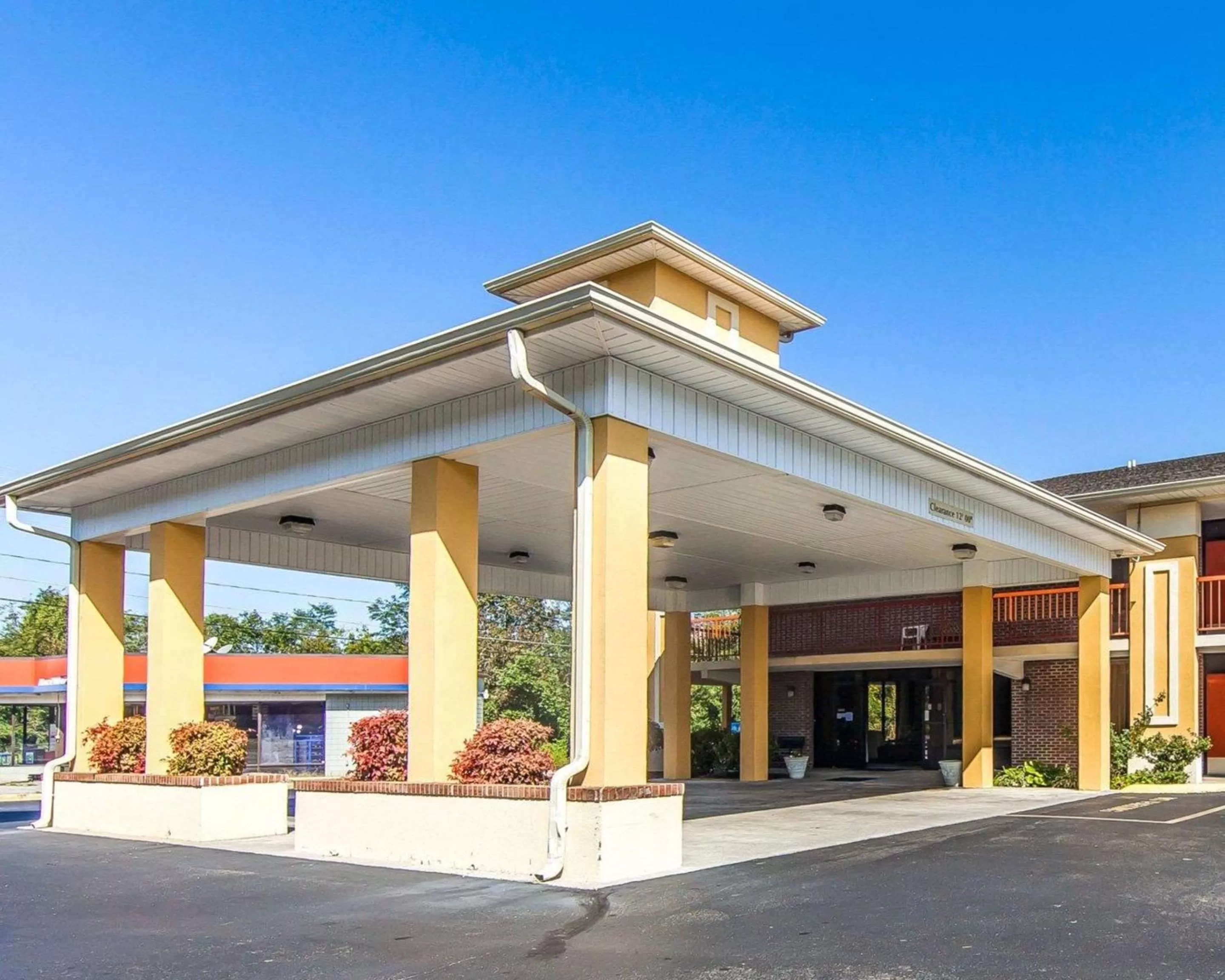 Property building in Quality Inn Sweetwater West
